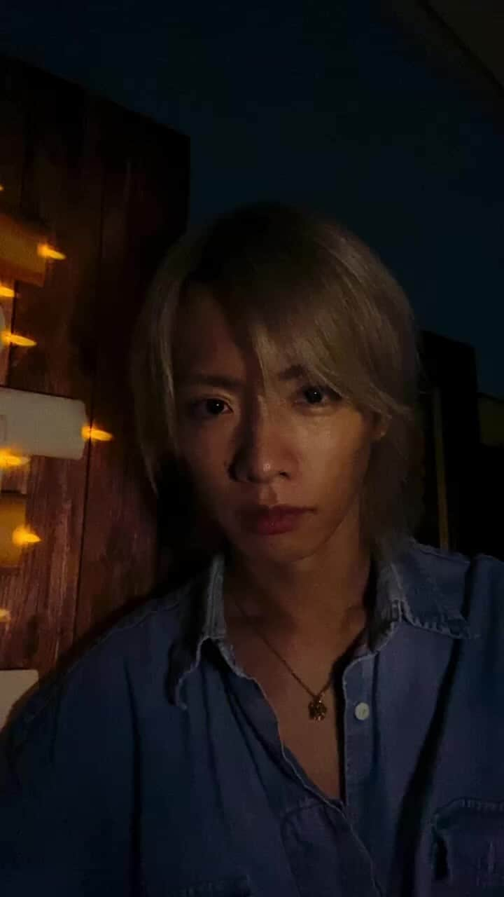 ヒロトのインスタグラム：「中秋の名月の夜に🌕  #HIROTO #guitarist  #中秋の名月  #月は #mirrorball」