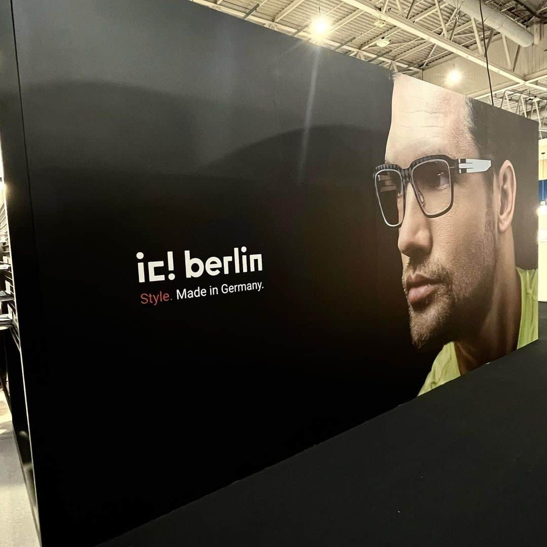 アイシー ベルリンのインスタグラム：「***SILMO Paris | Day 1*** What a great start with our ic! berlin team and partners🫶. Come by and say hi at Hall 7, F 054 🤗! #icberlin #StyleMadeInGermany  #Silmo #Silmo23 #Eyewear #glasses #sunglasses #premiumeyewear #flexarbon #madeingermany #brillen #luxuryfashion #neweyewear #eyeweartrends #eyewearfashion #lunette #lunettes」