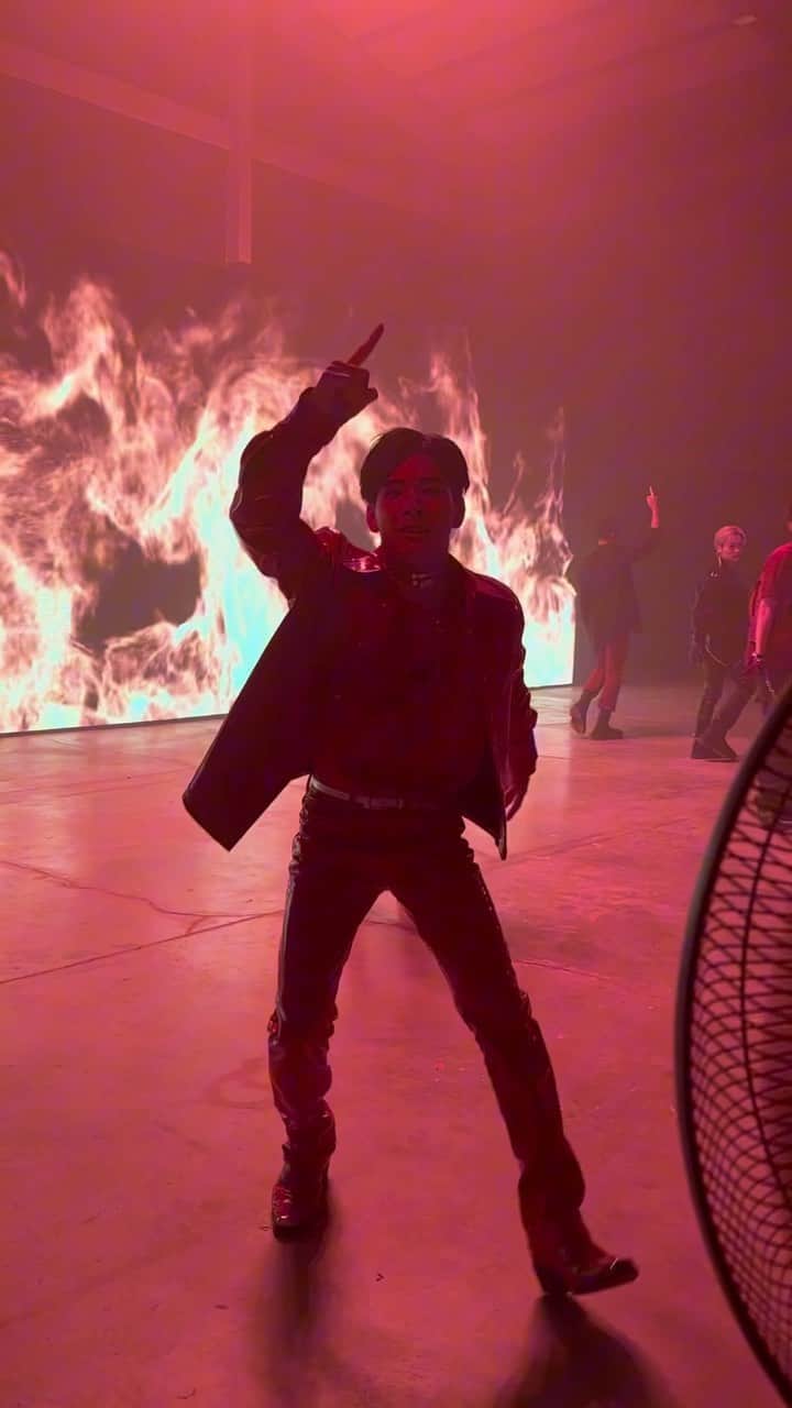のインスタグラム：「Going up high…☝️❓ “FIRE feat. SPRITE” MV Behind the Scene🎥  🔥YouTube：High Cloud Entertainment  #FIRE_PCFxSPRITE #PSYCHICFEVER  #HighCloudEnt @highcloudent」