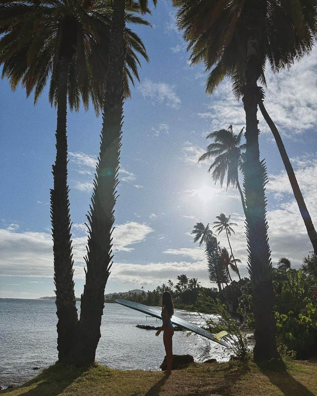 Tamikoさんのインスタグラム写真 - (TamikoInstagram)「found a board i love and found my  new surf suit 🩵🌿 highly recommend @almaola_swim :) plus a lil extra off on your first suit with my code tommy15 until oct 15th xx」9月29日 15時46分 - tamikokonuts