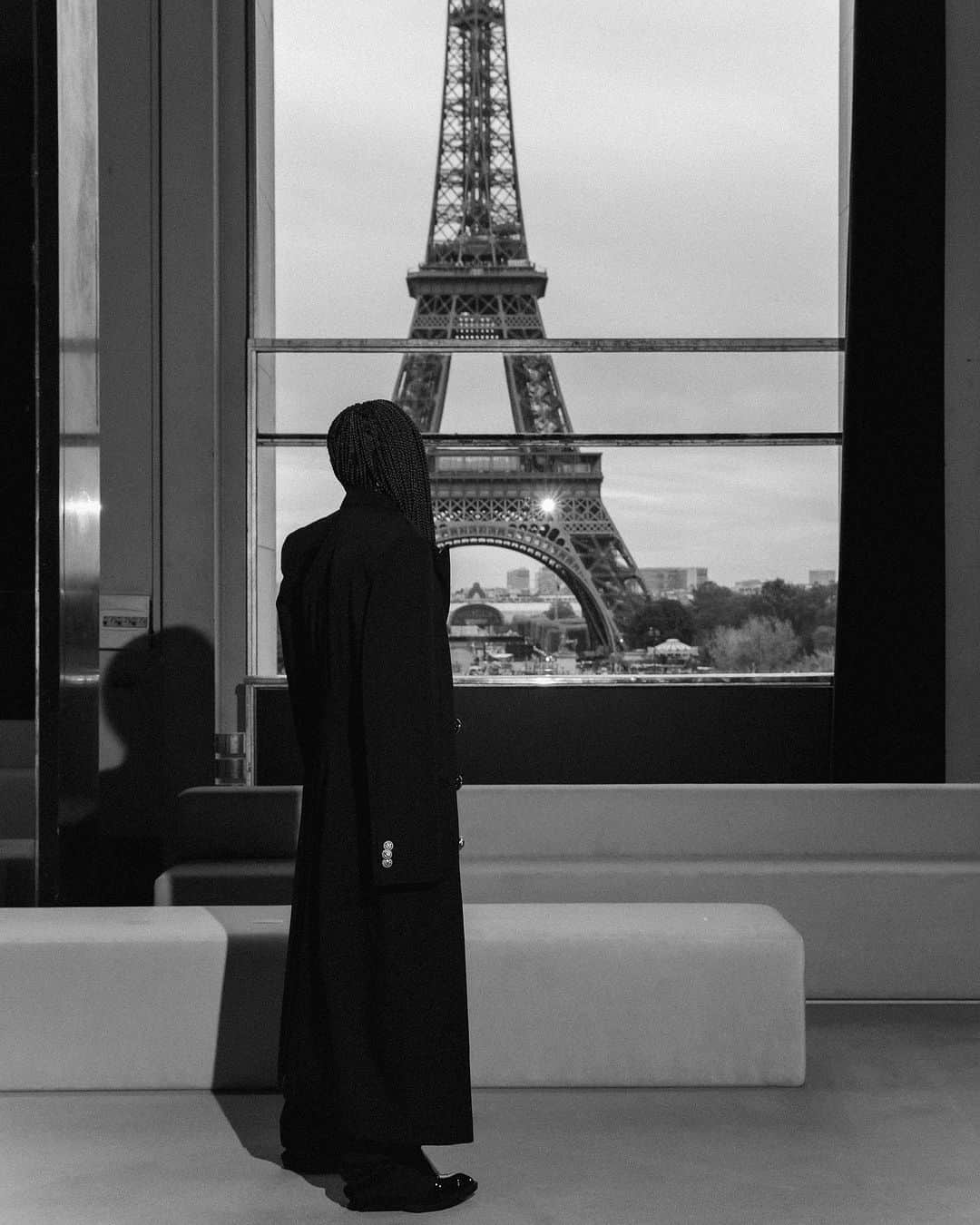 オリヴィエ・ルスタンのインスタグラム：「Paris , mon Amour 🖤」