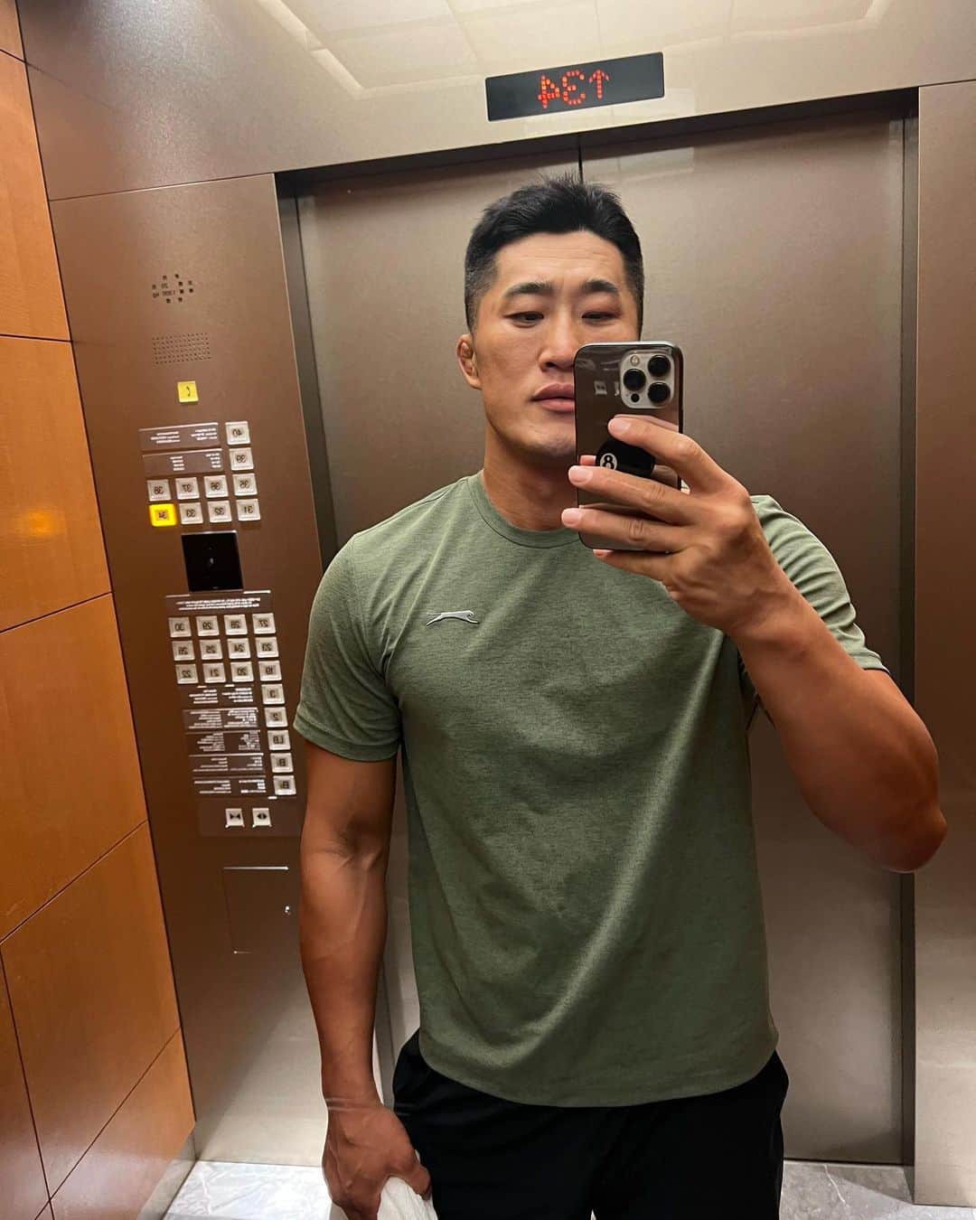 のインスタグラム：「열운🚀 #slazenger @slazenger1881」