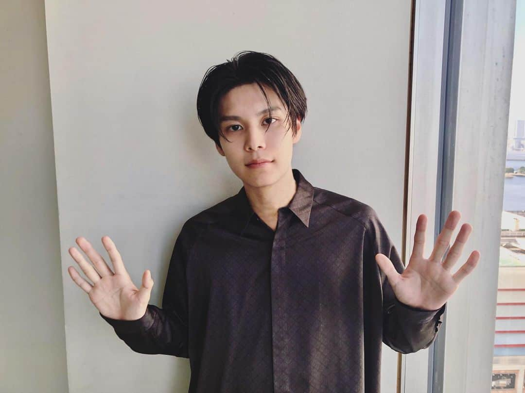 ジュノン編集部さんのインスタグラム写真 - (ジュノン編集部Instagram)「発売中の #JUNON 11月号、 #萩原利久 さんオフショットです！  公開中の映画 #ミステリと言う勿れ について、また、利久くんの“ミステリ”なところにせまるインタビューをしました。  ミステリな面を探るつもりでしたが、かわいい＆ユニークな答えがたくさんあります…😂」9月29日 16時19分 - junon_jp