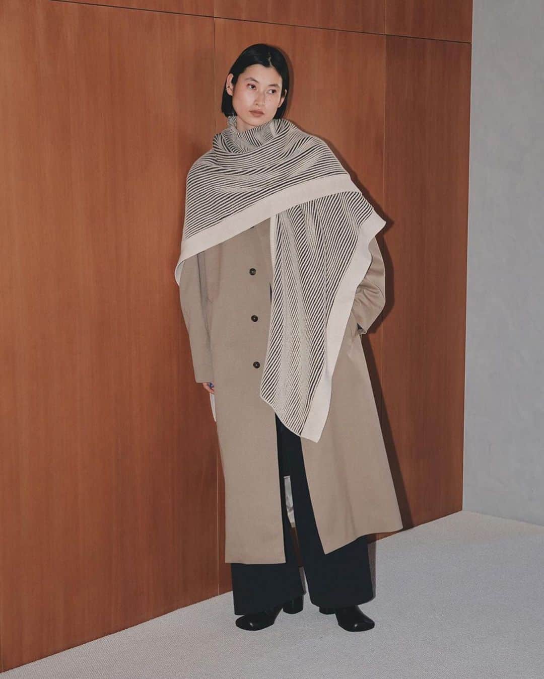 lifes_officialさんのインスタグラム写真 - (lifes_officialInstagram)「09.29（ fri ）in stock ⁡ ✔︎ Raglan Twill Coat （ olive / black ）  ✔︎ Bicolor Turtle Knit Cape （ ecru / charcoal gray ） ⁡ #lifes #todayful」9月29日 16時37分 - todayful_