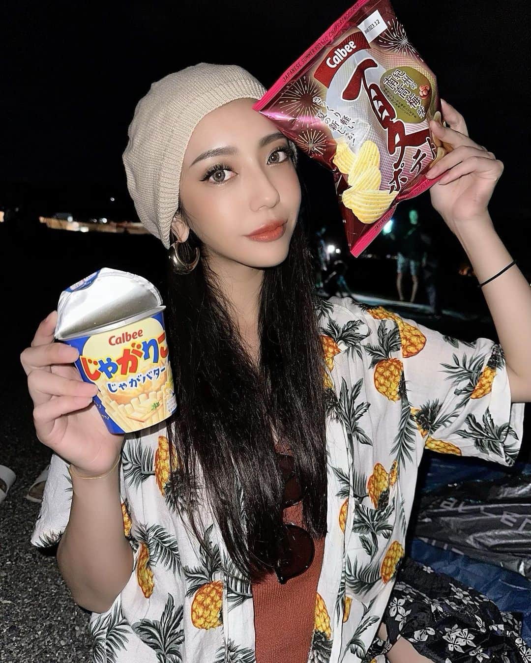 DJ Saya（さやまる）のインスタグラム：「💙🍍💙🍍💙🍍  パイナップルの渋滞  #じゃがバター１択の人と繋がりたい #カルビー」