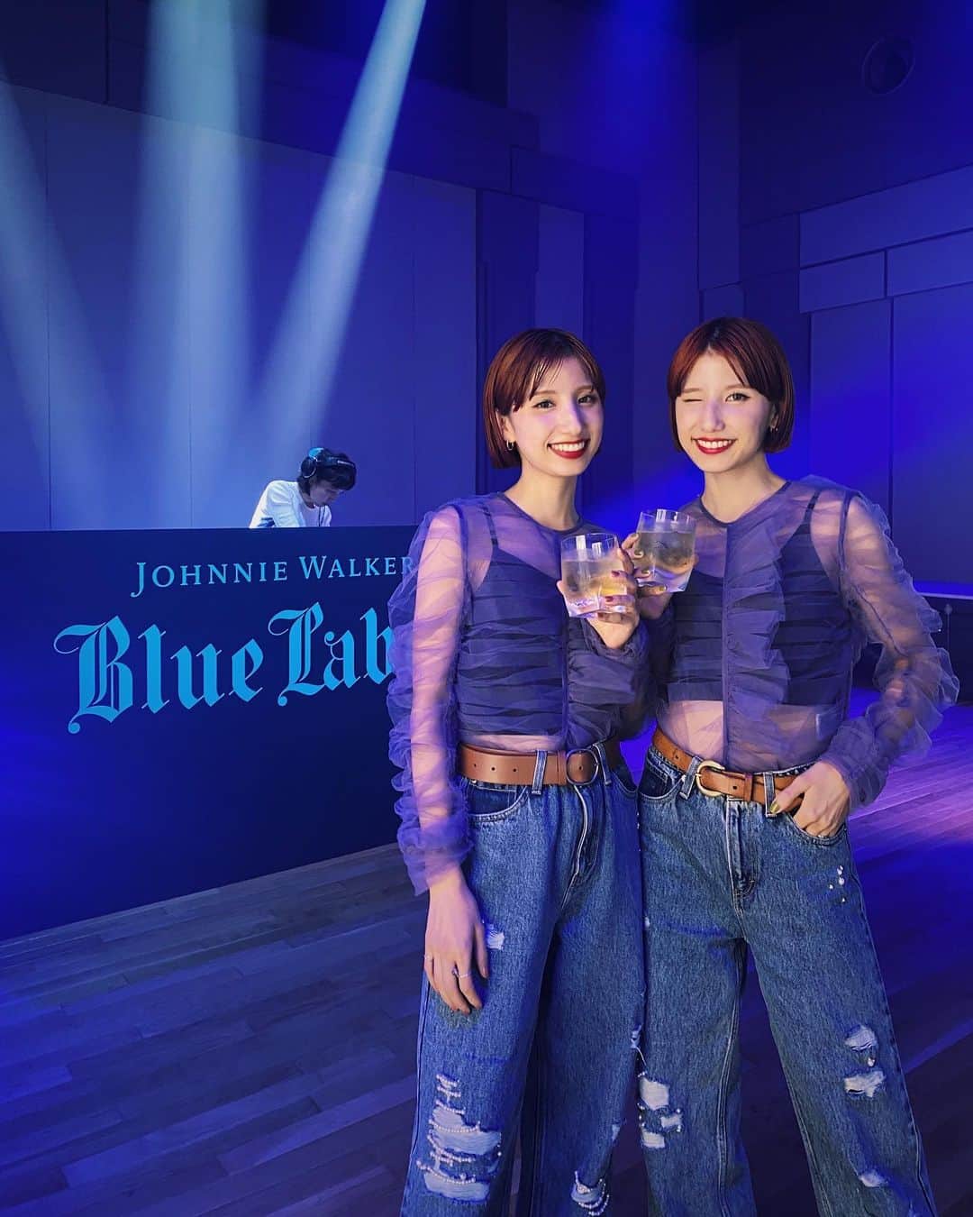 谷奥えり（えまえり）のインスタグラム：「GQ JAPANxジョニーウォーカー  会場全体がブルーラベルをモチーフに 青の素敵な空間でした💙  #ジョニーウォーカーブルーラベル」