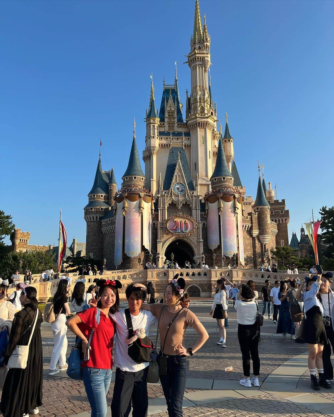 ありさ・あげまんクリエイターさんのインスタグラム写真 - (ありさ・あげまんクリエイターInstagram)「Disney land ♛♡  数年ぶりのランドは、全然詳しくない私たちのためにダイキプロ @daiki.is がプロデュースしてくれました✌🏻笑  予約やファストパスや課金するタイミングまで全部お任せ🤣  おかげで今まで行ったランドで1番充実した夢の国でした🤩 ありがとう！！  #ディズニーランド #東京ディズニーランド #disney #disneyworld #disneygram #disneyland」9月29日 17時19分 - arisa_beauty