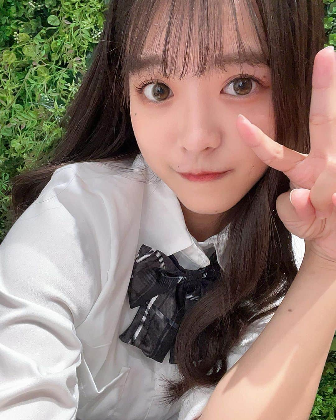 山本琉愛のインスタグラム：「. この前ものすごく久しぶりに制服きたの！☺️  でも気づいたら制服がコスプレの年齢になってました🤫」