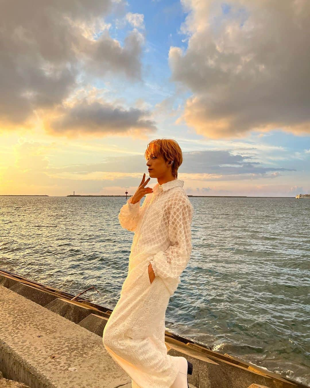 古瀬直輝さんのインスタグラム写真 - (古瀬直輝Instagram)「09.24 OKINAWA COLLECTION🌴🔥 たまたま移動ずっと一緒やった こせくりしゅん🐙  #OCTPATH #オキコレ #沖縄コレクション」9月29日 17時28分 - kosenaoki_