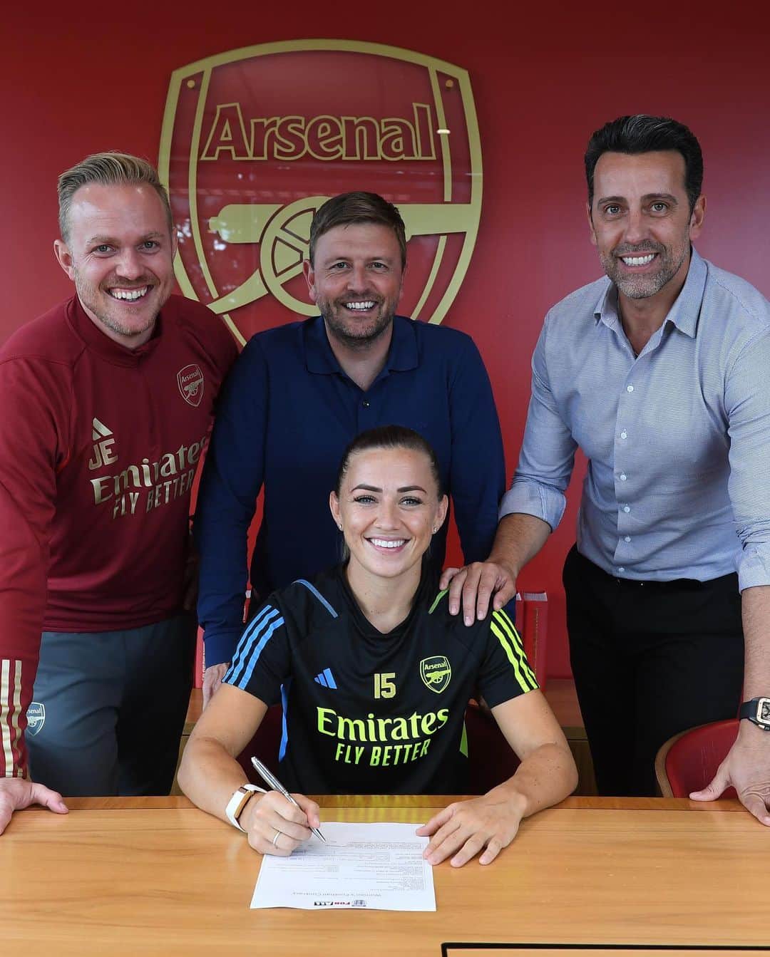 アーセナルFCさんのインスタグラム写真 - (アーセナルFCInstagram)「New contract with The Arsenal. Katie McCabe is here to stay ❤️」9月29日 17時26分 - arsenal