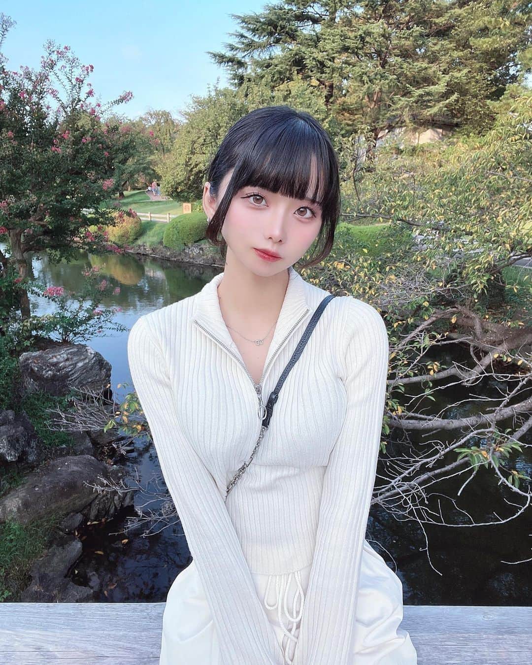のインスタグラム：「少しずつ涼しくなってきたから外出出来て嬉しい」