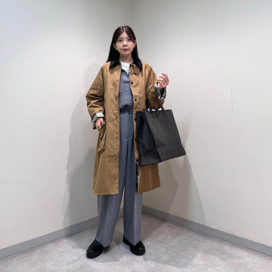 デミルクス ビームス 新宿のインスタグラム：「. @barbour  @ilovemrmittens  @a_vacation_  . 🍂秋冬のアイテムもどんどん入荷中です🍂 .  その他のアイテムで気になるものがあればコメントお待ちしております😊✨ . 【《保存ボタン》を押して頂くと、気になる商品を後から見返すことができます◎是非お試しください🥰】  .  #demiluxebeams  #demiluxebeams_shinjuku  #デミルクスビームス  #BEAMS #ビームス」