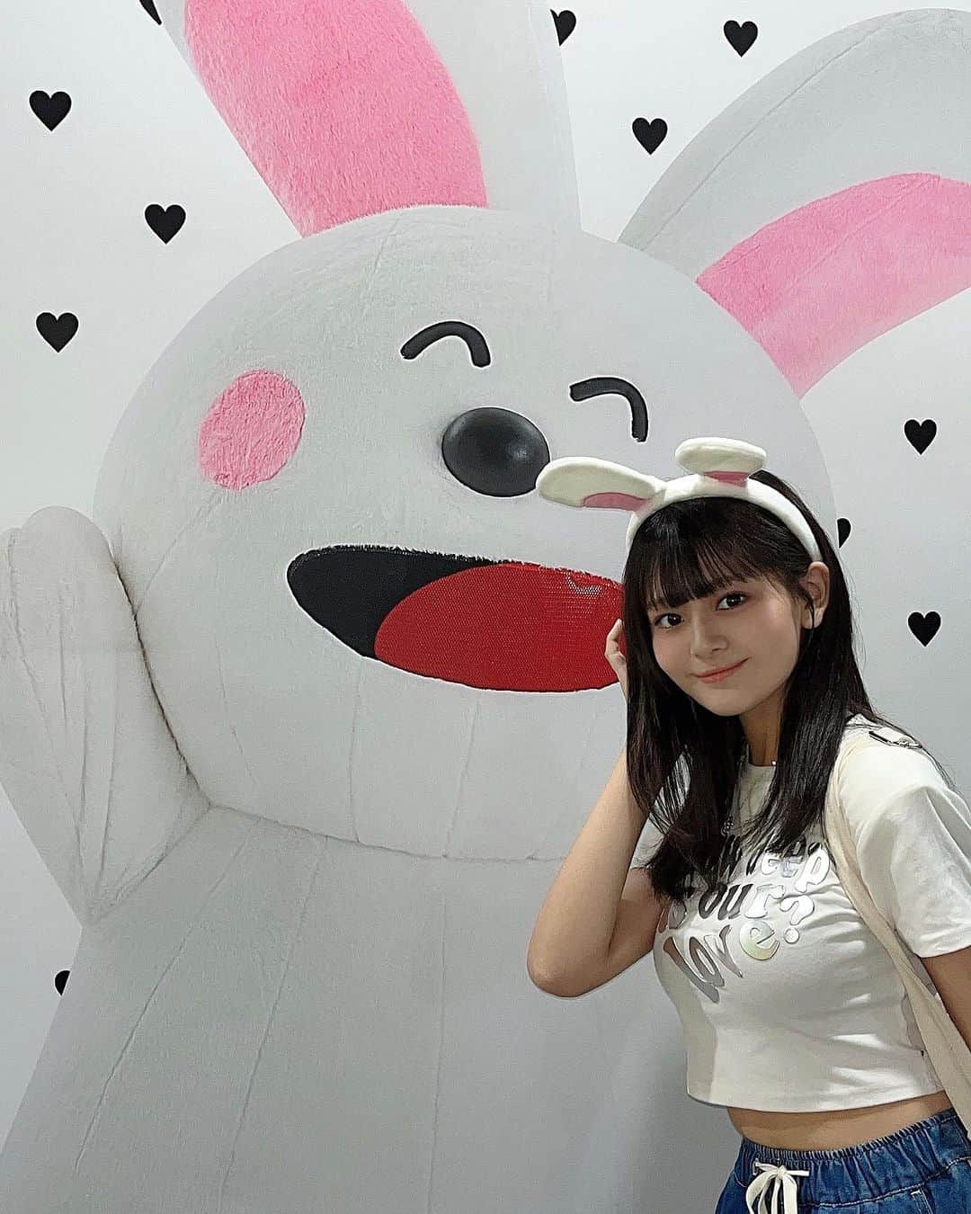 伊與田綾音のインスタグラム：「たべっ子どうぶつrandで写真撮りすぎた〜🥹 66枚も撮ってた！笑」