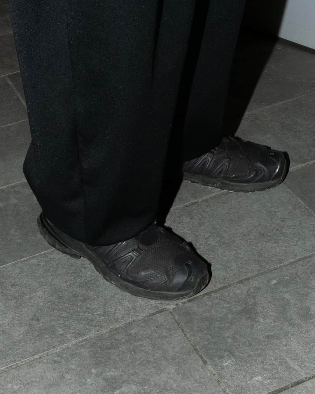 Fashionsnap.comさんのインスタグラム写真 - (Fashionsnap.comInstagram)「Name: 玉利真之介⁠ Age: 24⁠ Occupation: ユーズドセレクトショップ/DJ⁠ ⁠ Tops #used⁠ Skirt #used⁠ Shoes #Salomon⁠ Watch #CASIO⁠ ⁠ Photo by @ogata.0513⁠ ⁠ #スナップ_fs #fashionsnap #fashionsnap_men」9月29日 18時00分 - fashionsnapcom