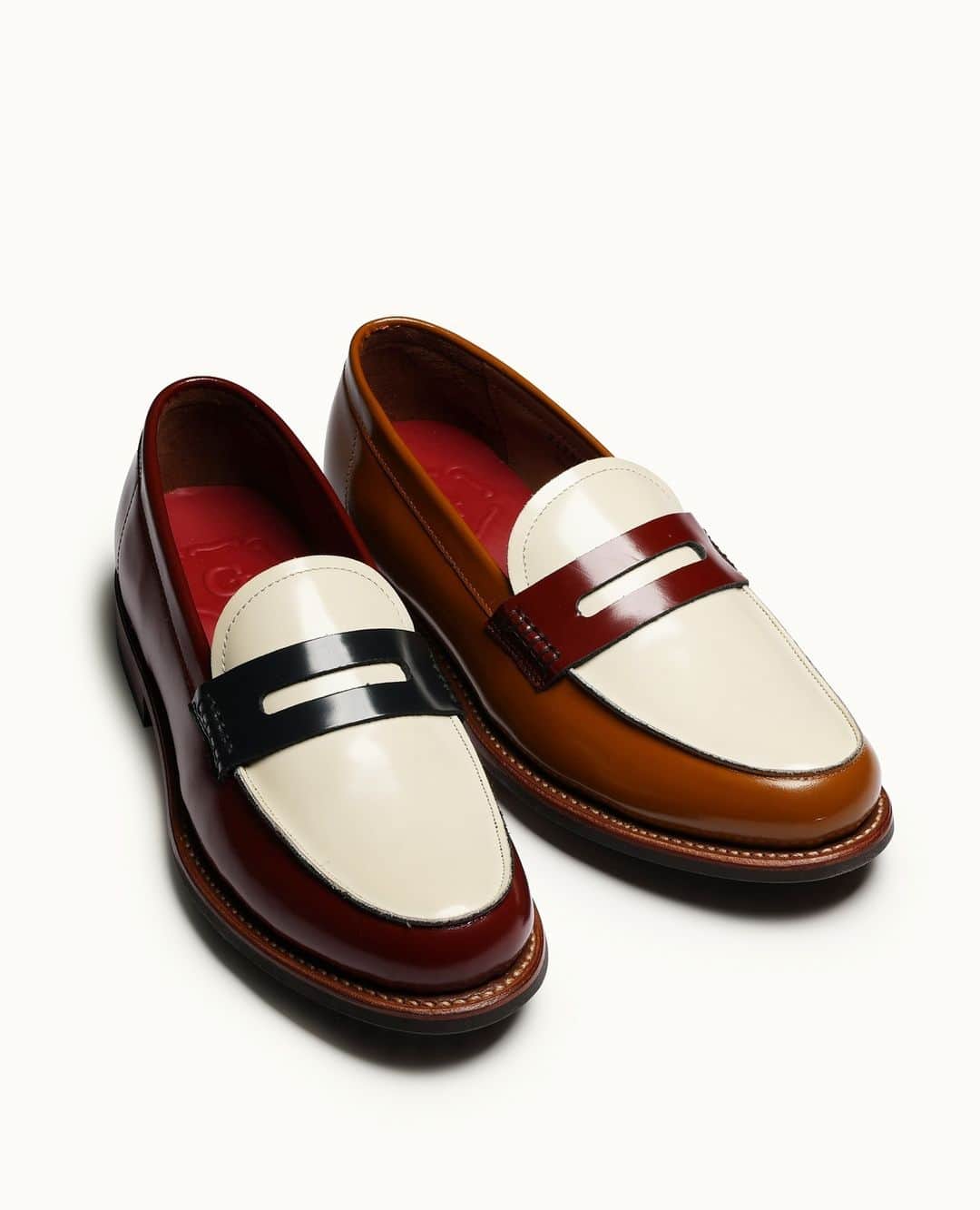 のインスタグラム：「The multi-tone loafers: Lynn & Jago ⁠ ⁠ ⁠ #grenson #grensonshoes #menswear #mensstyle #womenswear #womensstlye #style」