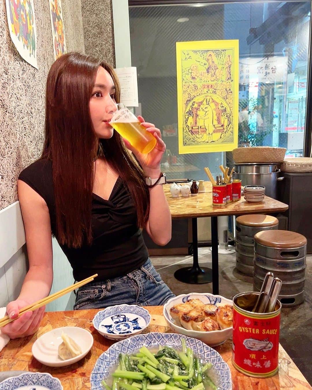 南美沙のインスタグラム：「台湾のハーフの私には、子供の頃か台湾料理はとても身近な存在である。 いつも仕事で疲れた時とか、食べる物に困った時は食べたくなるのがソウルフードの味。 ジーパイとルーロー飯があれば幸せ❤️  そんな私が選ぶ台湾のご飯は、チョイスに自信があって... 友人を連れて行くと友達まで台湾に行きたくなるような気持ちにさせてしまうようだ。  やっと気軽に行けるようになりましたね。  ビビビビ！台湾！さぁ、好奇心の旅へ。  #台湾　#pr」