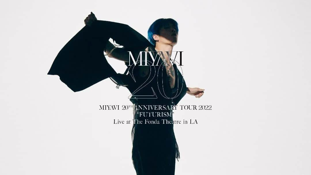 MIYAVI（石原貴雅）のインスタグラム：「. 💿ライブBlu-ray 「MIYAVI 20th Anniversary Tour 2022 “Futurism” - Live at The Fonda Theatre in LA」  お客様のニックネーム＋直筆サイン入り L判生写真つきのお申し込みは 来週9月30日(土）23:59まで💨  ご予約をお忘れなく🫡  ＿＿＿＿＿＿＿＿＿＿＿＿＿＿＿＿＿＿  ★ライブBlu-ray 「MIYAVI 20th Anniversary Tour 2022 “Futurism” - Live at The Fonda Theatre in LA」  【価格】 16,500円（10%税込）／15,000円（税抜）  【商品内容】 ●Blu-ray （ライブ本編＋撮り下ろしインタビュー収録） ●フォトブック（ロサンゼルス公演のライブ写真＋北米ツアーオフショット使用） ●トートバッグ ●メタルキーホルダー ●バンダナ ●ステッカーセット ※画像はイメージです。実際の商品とはデザイン・仕様が一部異なる場合がございます。  【特典内容】 お客様のニックネーム＋直筆サイン入り L判生写真 ＊全5種のうちランダムで1種を同梱  【特典付き商品 注文受付期間】 2023年9月1日(金）～9月30日(土）23:59 ※受付時間は、予告なく前後する可能性がございます。ご了承ください。 ※10月1日(日)以降にご注文いただいたお客様は「お客様のニックネーム＋直筆サイン入り L判生写真」対象外となります  【注文方法】 ・FC会員限定ご注文ページ https://japan.miyavi.com/1/login/?url=https%253A%252F%252Fjapan.miyavi.com%252Fnews%252Fdetail%252F15400  ・9月ツアーご来場者さまポスター・チラシURLよりご注文  ⭐️ MIYAVI　オフィシャルファンクラブご入会はこちら https://japan.miyavi.com/feature/entry  【商品お届け日】 2023年12月中予定 ※商品のお届け日は変更となる場合がございます  #MIYAVI #futurism  #fondatheatre  #bluray  @miyavi_ishihara」