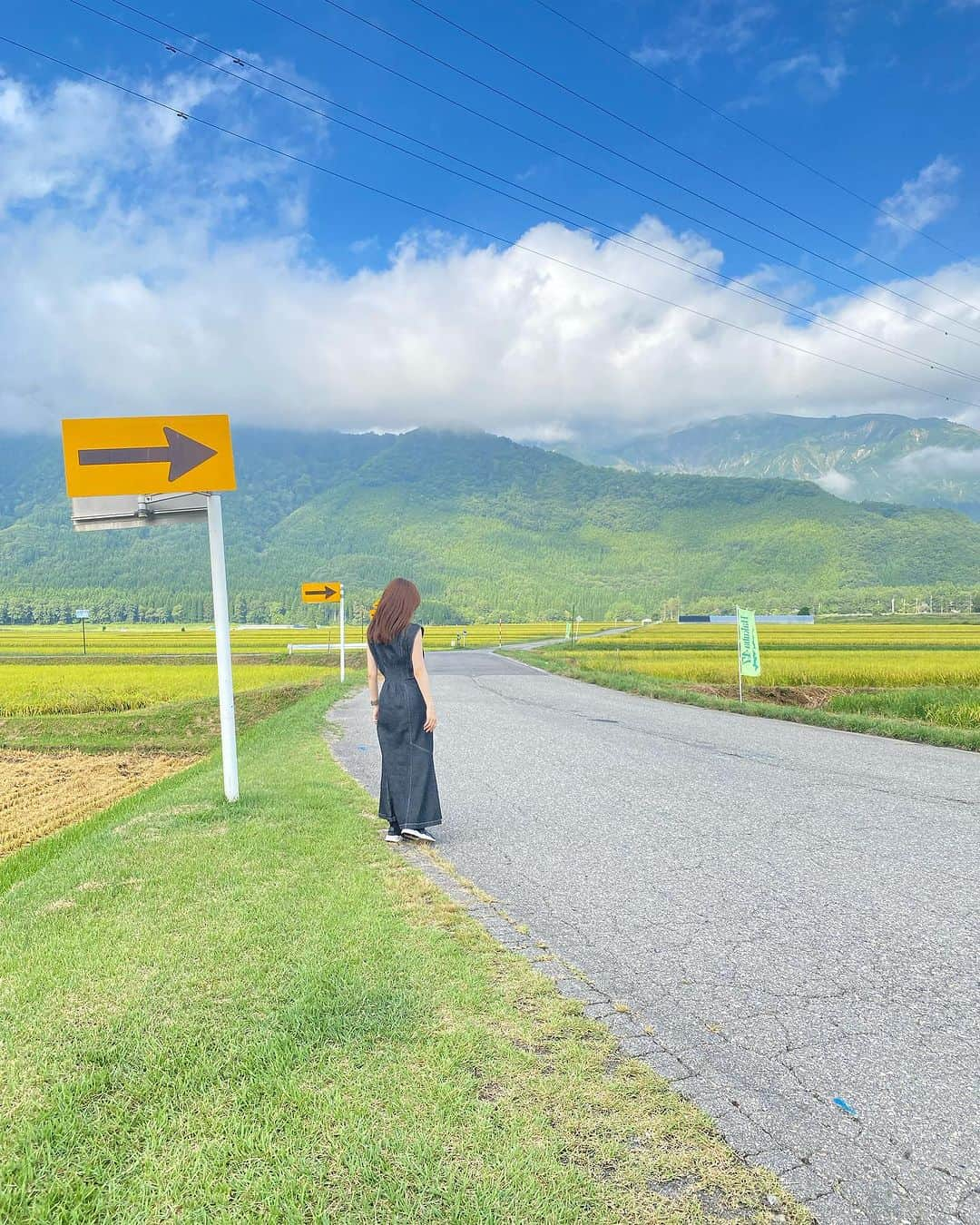 石原夏織のインスタグラム：「自然大好き🫧  #自然 #⛰️ #☁️ #むーちゃん #いぬすたぐらむ」