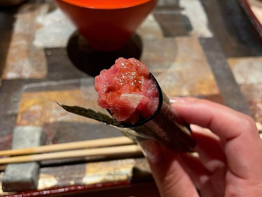 yuco_yoshidaさんのインスタグラム写真 - (yuco_yoshidaInstagram)「押したら口の中がこれの味になるボタンとかあればいいのになぁ、、、と余韻に浸っている。爆 ほんといつも幸せな時間をありがとう〜〜〜🥹🙏✨ @kinkiraran  ・ ・ #高橋謙太郎 #北新地グルメ  #kitashinchi」9月29日 18時03分 - yuco_yoshida