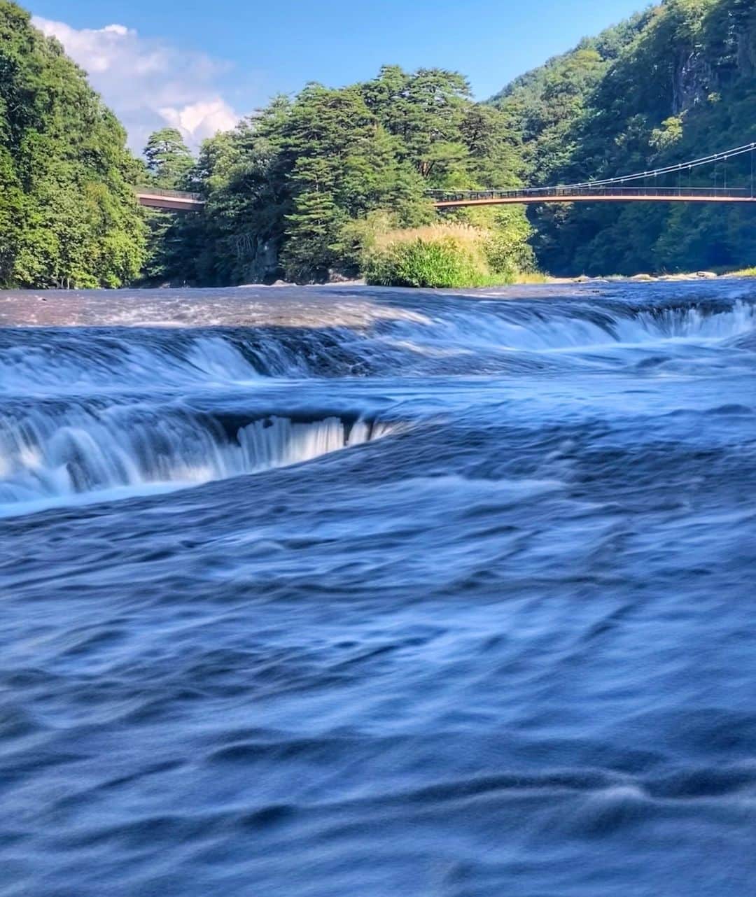 hama_aki_pppさんのインスタグラム写真 - (hama_aki_pppInstagram)「群馬県沼田市#吹割の滝 (スライドして下さい)  Location Gunma Japan (Swipe)   2023.09.18撮影  群馬旅行続き　 最後2枚動画入れてます  #神社仏閣　 #美しい日本  #吹割爆  #パワースポット #日本の絶景  #おとな旅プレミアム  #こころから  #タビジェニ  #sorakataphoto  #rakutentravel  #japanese_gardens  #otonatabi_japan  #histrip_japan  #zkg10 #loves_united_japan #ptk_japan  #visitjapanjp  #deaf_b_j_  #total_japan  #ぐんまフォト旅  #東洋のナイアガラ  #群馬観光  #群馬の絶景  #cooljapanvideos  #iphonephotography  #iphoneonly  #iphonephotographer」9月29日 18時10分 - hama_aki_ppp
