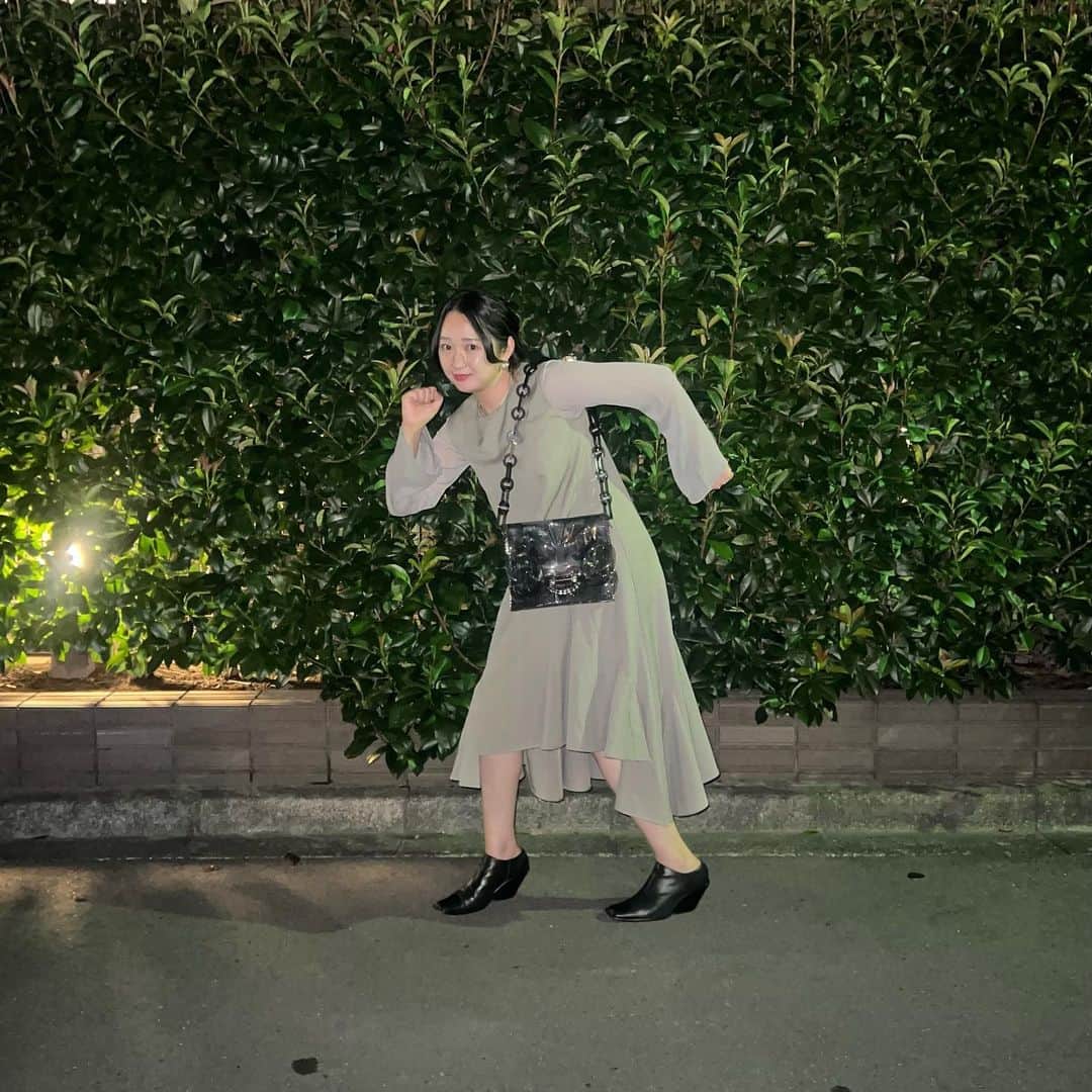 小川暖奈さんのインスタグラム写真 - (小川暖奈Instagram)「友人の結婚パーティー行った日🦆🦆💐  仕事の都合で新潟の美容院で髪セットしていったけど、東京着いた頃にはボサボサなっちゃったん💇🏻‍♀️」9月29日 18時13分 - ogawah