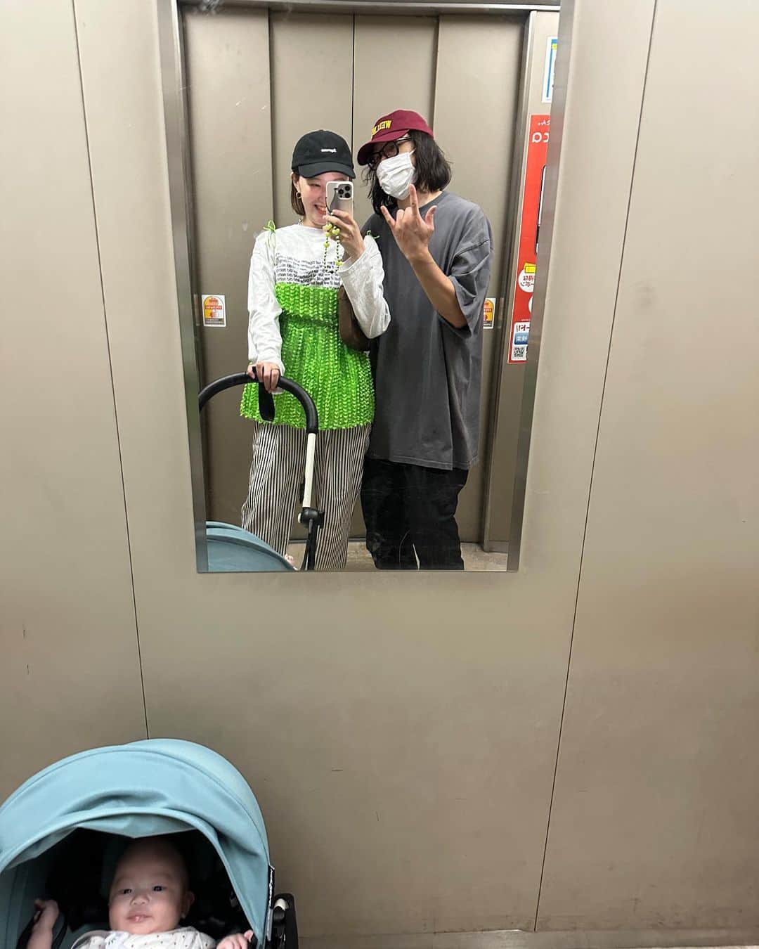 青木美緒さんのインスタグラム写真 - (青木美緒Instagram)「初めての予防接種も無事終わった💉❤️‍🩹 (熱出なくて良かった🥲 みんな来てくれて、いっぱい遊んでもらって 最後のK2シロップも飲んで (ちょっとさみしいね🤏) そんな1週間だった🐰👏 . #生後2ヶ月 #令和5年ベビー」9月29日 18時13分 - m_ooo