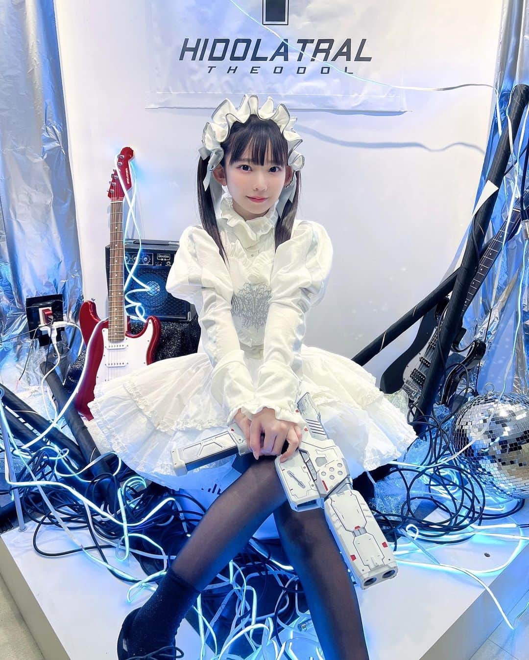 長澤茉里奈のインスタグラム：「HIDOLATRAL THEDOLLのポップアップストアにひかりちゃんと❤️ お洋服どれもめちゃくちゃ可愛くて至福の時間だったよ☺️❤️ 天才ヒナちゃん😭🙏✨久しぶりに会えて嬉しかった❤️❤️  #HIDOLATRALTHEDOLL #テオドールポップアップ」