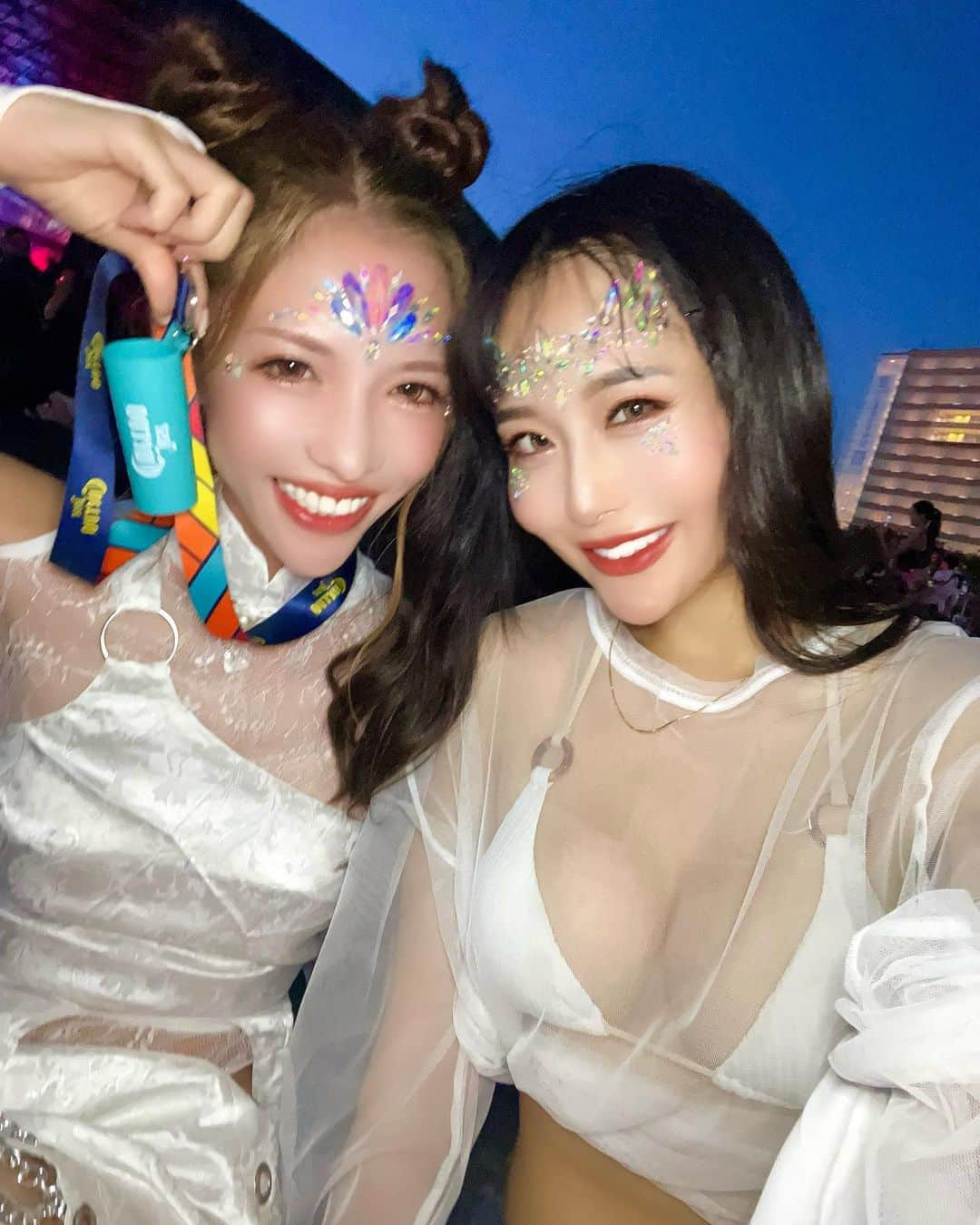 生田千秋のインスタグラム：「@ultrajapan   1日目ブラック🖤 2日目ホワイト🤍」