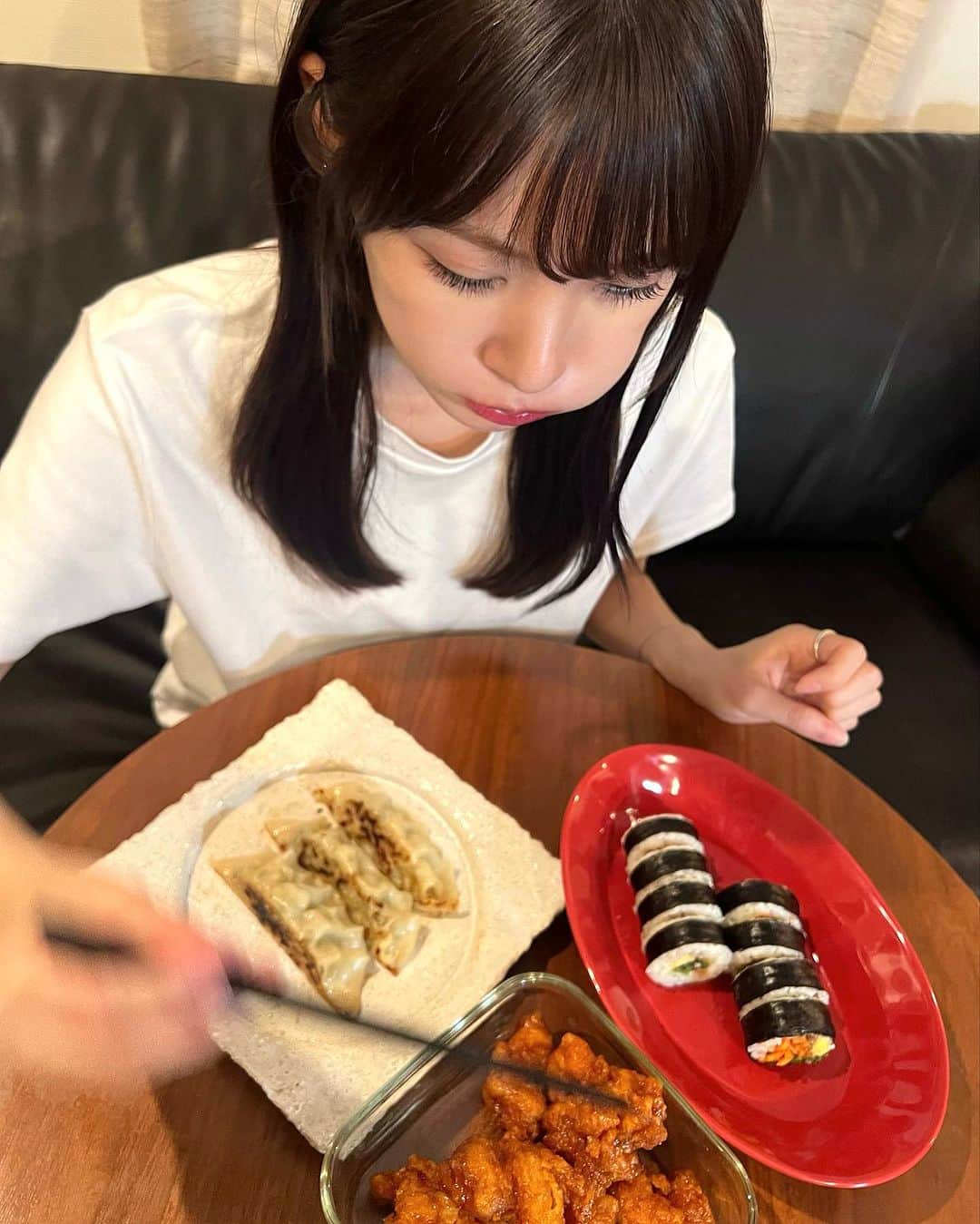 中川紅葉さんのインスタグラム写真 - (中川紅葉Instagram)「お家で韓国料理〜！ 特にヤンニョムチキン甘辛で美味しかった🐔  @bibigo.jp アカウントフォローと、#bibiGoGoGo #Livedeliciousを付けて投稿で韓国旅行行きの航空券が当たるCP中らしいです☺︎ 是非✈️ #PR」9月29日 18時23分 - kureha_nakagawa