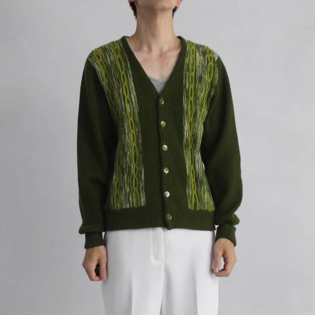 SANKAKUのインスタグラム：「. 1970s 3D Mohair cardigan  着用モデル:174cm - - - - - 網柄のクオリティ高く。 モヘアのヴァージンウールの混紡生地。 素晴らしい。 - - - - -  高円寺OTSUで15年培った経験を活かし、新形態でより都会的でクリーンなアイテムを提案致します。1点,1点をセレクトとし、古き良き物を現代に落とし込む高感度な古着屋です。  "OTSU TOKYO"ならではの洗練されたアイテムをたっぷりご用意しております。メンズ,レディース,幅広い年齢層に楽しんで頂けるお店になってるかと思います。 是非ご来店お待ちしております☺︎  - - - - - #古着屋 #下北沢 #デザイナーズ古着」