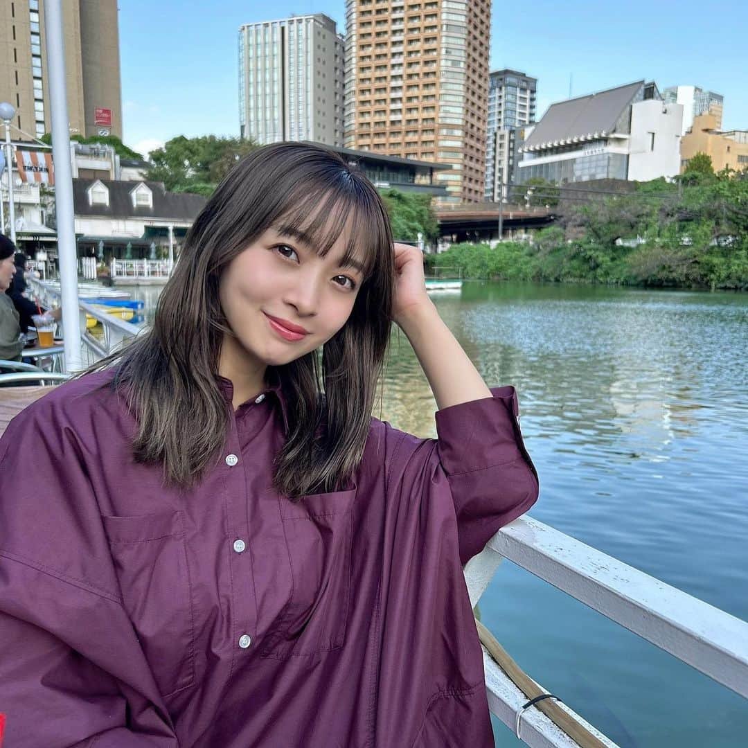 渡邉幸愛さんのインスタグラム写真 - (渡邉幸愛Instagram)「秋服、ロングブーツでお出かけしたら まだまだ暑くて辛かった😇笑  良さげなカフェ見つけて☕️ いい日になった〜♡♡  髪の毛、秋色にしたよ〜🌰  #カフェ #飯田橋カフェ  #髪色 #秋カラー」9月29日 18時26分 - koume_watanabe.official