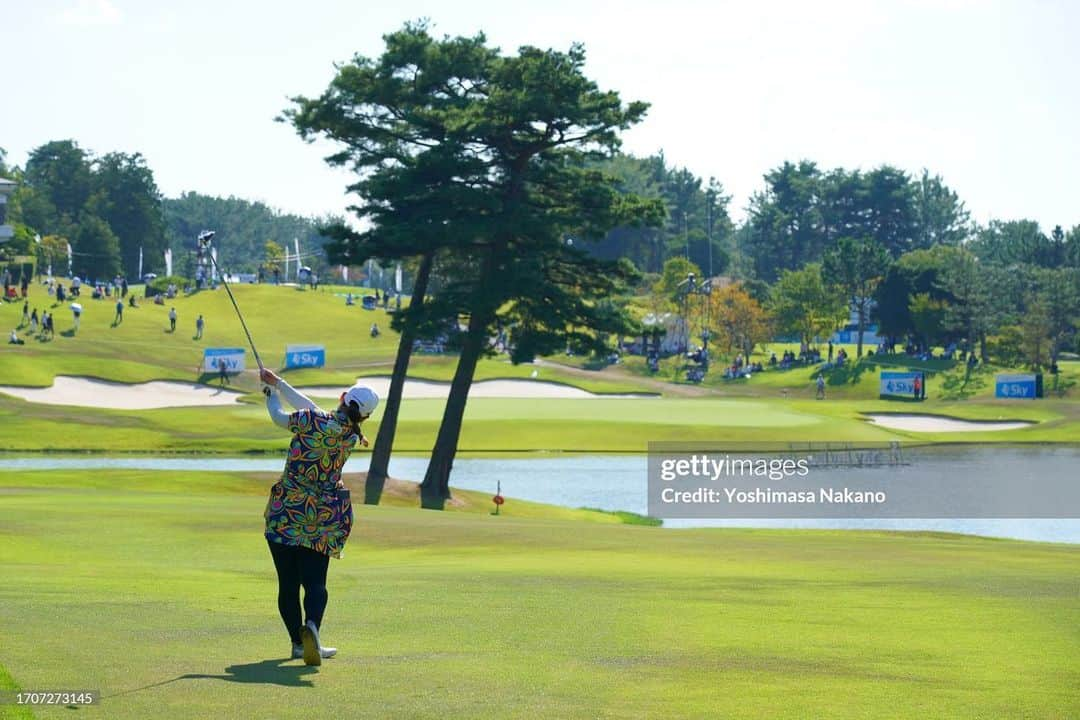 東浩子のインスタグラム：「SKYレディース 11位タイでした  応援ありがとうございます✨⛳️  昨年もコースの難易度に頭を使い、パーをとることでいっぱいいっぱいでした（笑） 今年は昨年よりも成長出来てそうでした😂🫶  一緒に回った地元が同じ岡山県の小林光希ちゃん ホールインワン凄かった👏😊まじかで見れて刺激になりました！  優勝おめでとう⛳️㊗️  来週からもステップアップ続くので応援宜しくお願いします✨  私も最後イーグル取りたかったぁー😩😩😩😩！」