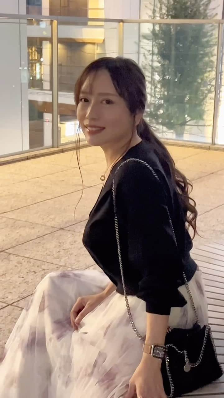 Minoriのインスタグラム：「無加工失礼します🙇‍♀️ リフトアップからまだ3ヶ月経ってないけど肌の変化が本当嬉しい🥹  またしっかり3ヶ月ー6ヶ月経過で変化見比べてみよーと思います😌💡  #次はノーファンデ目指す✨ #アラフォーコーデ #アラフォーママ  #アラフォーファッション #シングルマザー  #美容 #ダイエット #ボディメイク #アラフォー美容 #メイクブルベ #超大型犬ママ #グレートピレニーズ好きと繋がりたい」