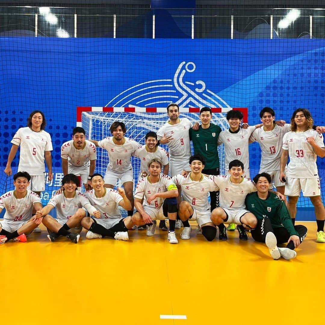 吉野樹さんのインスタグラム写真 - (吉野樹Instagram)「. #杭州アジア大会 予選ラウンド1位通過しました🇯🇵 vs Saudi🇸🇦38-29 vs Iran🇮🇷 33-21 vs Mongolia🇲🇳 53-16  メインラウンドも３連戦と過酷なスケジュールですが、 チーム全員で戦います。 応援宜しくお願いします📣  #彗星JAPAN #handball #AsianGames #がんばれニッポン @jha_national  @teamjapanjoc」9月29日 18時30分 - tatsuki.yoshino23
