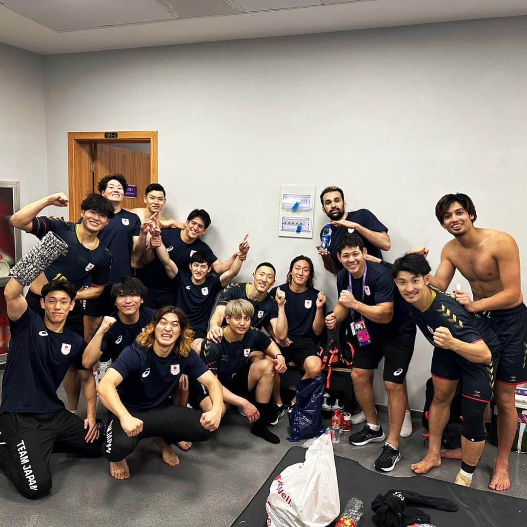 吉野樹さんのインスタグラム写真 - (吉野樹Instagram)「. #杭州アジア大会 予選ラウンド1位通過しました🇯🇵 vs Saudi🇸🇦38-29 vs Iran🇮🇷 33-21 vs Mongolia🇲🇳 53-16  メインラウンドも３連戦と過酷なスケジュールですが、 チーム全員で戦います。 応援宜しくお願いします📣  #彗星JAPAN #handball #AsianGames #がんばれニッポン @jha_national  @teamjapanjoc」9月29日 18時30分 - tatsuki.yoshino23