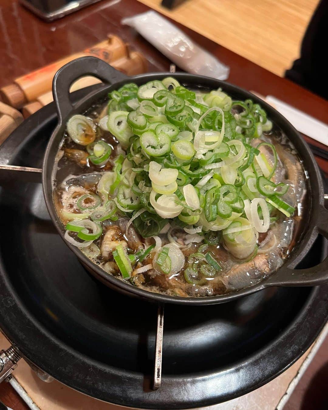 神成藍子さんのインスタグラム写真 - (神成藍子Instagram)「浅草の帰りは人生初のどじょう鍋を食べてきたよ∈(ﾟ◎ﾟ)∋～△ 身がフワフワしててちょっとクセのある味が美味しかった🥹美味しくておかわりしてしまった🙄💓  #浅草 #どじょう #どじょう鍋 #浅草グルメ」9月29日 18時35分 - kanna_nijimura