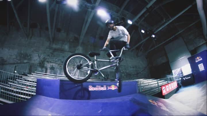 大池水杜のインスタグラム：「Tail whip🇪🇪 @simplesession   🎥 @beabmx @thebloombmx   @visavis_jp #slopeshot #VANS #bern #タウン情報おかやま #ライト電業 #bmx #bmxgirl #bmxfreestyle #bmxwomen #simplesession23 #sistersession」