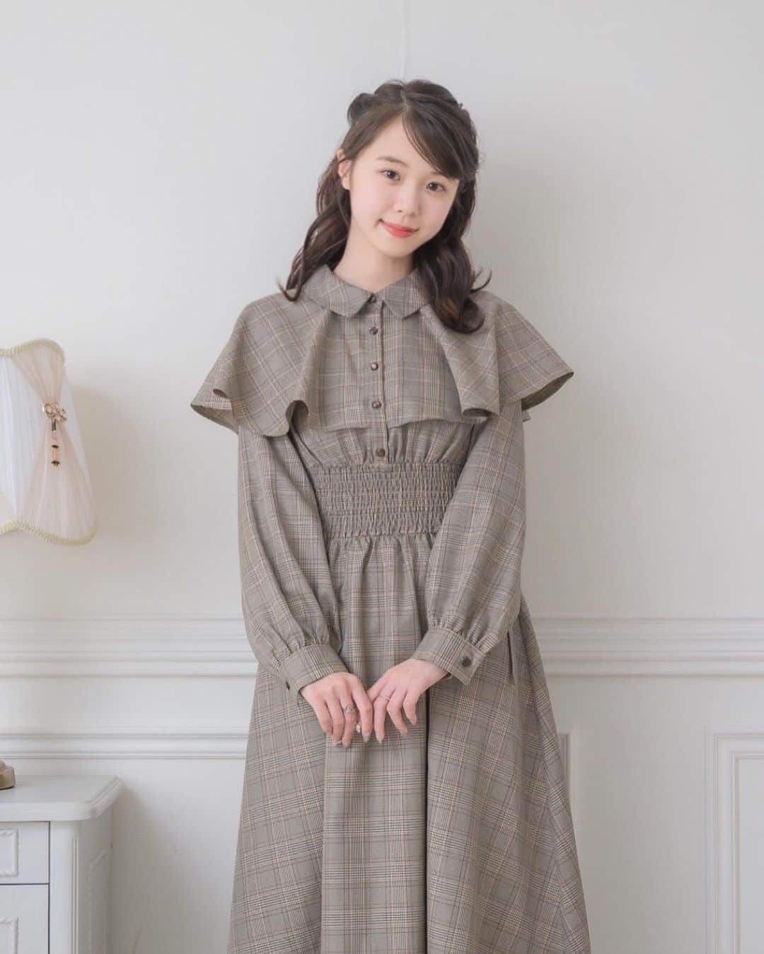 籠谷さくらのインスタグラム：「@emsexcite   新作たちがかわいい🦒🤎　  またまた、サイトに掲載されてるのでご覧ください 🐿️ 🥨  #emsexcite #秋服#冬服#Autumn#winter #コーデ#ファッション#コーディネート#coordinate#  #fashion #ootd #style」