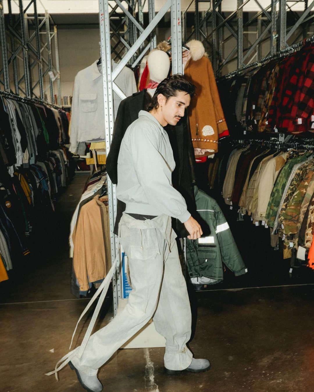 バラクータさんのインスタグラム写真 - (バラクータInstagram)「🇮🇹/🇬🇧 In occasione dell'85esimo anniversario della G9 Jacket, uno dei principali capi di Baracuta, nss ha avuto l’opportunità di esplorare @wparchivio . Abbiamo analizzato la storia del brand in modo più approfondito e osservato da vicino i mille volti della G9 Jacket, scoprendo come, nonostante il suo design rimanga sempre lo stesso, la G9 si è evoluta nel tempo grazie alle nuove tecnologie sperimentate da Baracuta. Cosa ne pensate?  For the 85th anniversary of the G9 Jacket, one of Baracuta’s signature pieces, nss had the opportunity to explore the @wparchivio . We took a closer look at the history of the brand and at the G9 Jacket features. We discovered how, although its design has always remained untouched, the G9 has evolved over time thanks to Baracuta’s ever-improving technologies. What do you think?  Photographer @davemasotti  Stylist @noeypark  Muah Lorenzo Zavatta Models @carlitosuey , @mr.zarra   #baracuta @baracuta」9月29日 19時00分 - baracuta