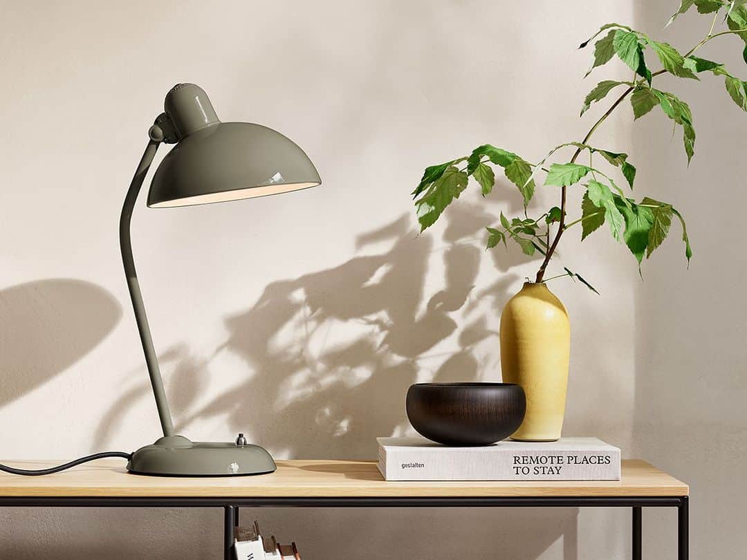 FLYMEeさんのインスタグラム写真 - (FLYMEeInstagram)「【PICKUP】 北欧デザイナーズ家具ブランド「FRITZ HANSEN」のテーブルライトをピックアップ。  ・ ・ ・ ・ ・ ・ ・ ・ ・ ・ ・ ・ ・ ・ FLYMEeでは、幅広い価格帯、テイスト、カテゴリーの様々な商品を3万点以上取り揃えています。 理想とするプロダクト、あるいはこれまで想定もしていなかったプロダクトとの出会いをぜひお楽しみください。 ・ ・ ・ ・ ・ ・ ・ ・ ・ ・ ・ ・ ・ ・  ▼Instagramではご紹介しきれない商品が多数ございます。プロフィール欄URLよりぜひご覧ください。 @flymee_official  #FLYMEe⁣ #フライミー #家具 #インテリア #インテリア通販 #家具通販 #インテリアデザイン #インテリアコーディネート #インテリア好き #家具選び #FRITZHANSEN #フリッツハンセン #北欧家具 #北欧インテリア #デンマーク家具 #テーブルライト #テーブルランプ #ナイトランプ #間接照明 #間接照明のある暮らし #interiordesign #interiorinspiration #homedecor #interiordecor #interiorstyling #lightdecor #decorativelighting #lightingdesign #designlighting #lightinginspiration」9月29日 19時01分 - flymee_official