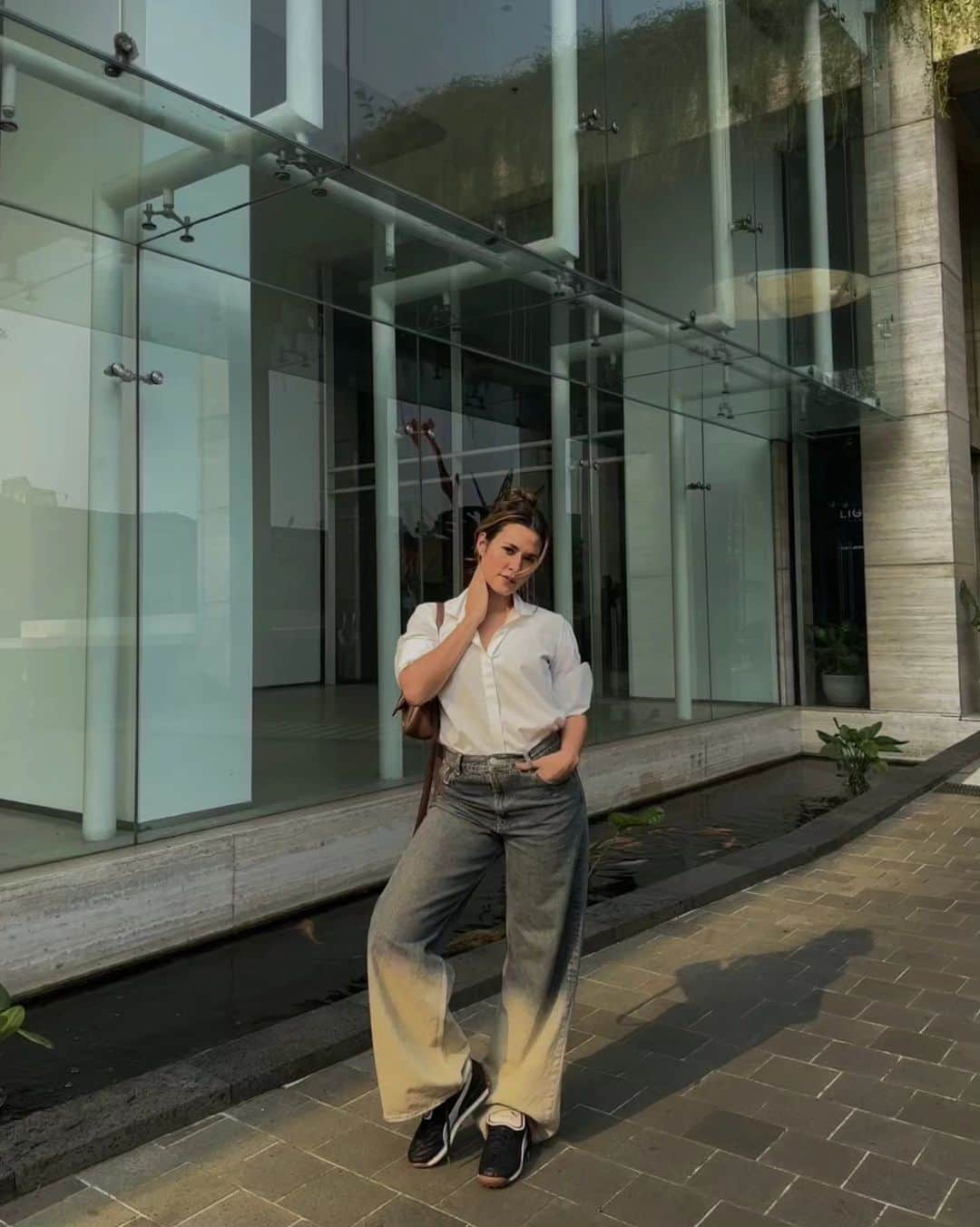 Raisa Andrianaのインスタグラム：「Mixing modern & classic, #FENTYxPUMA 👀   #PumaFriendsID」