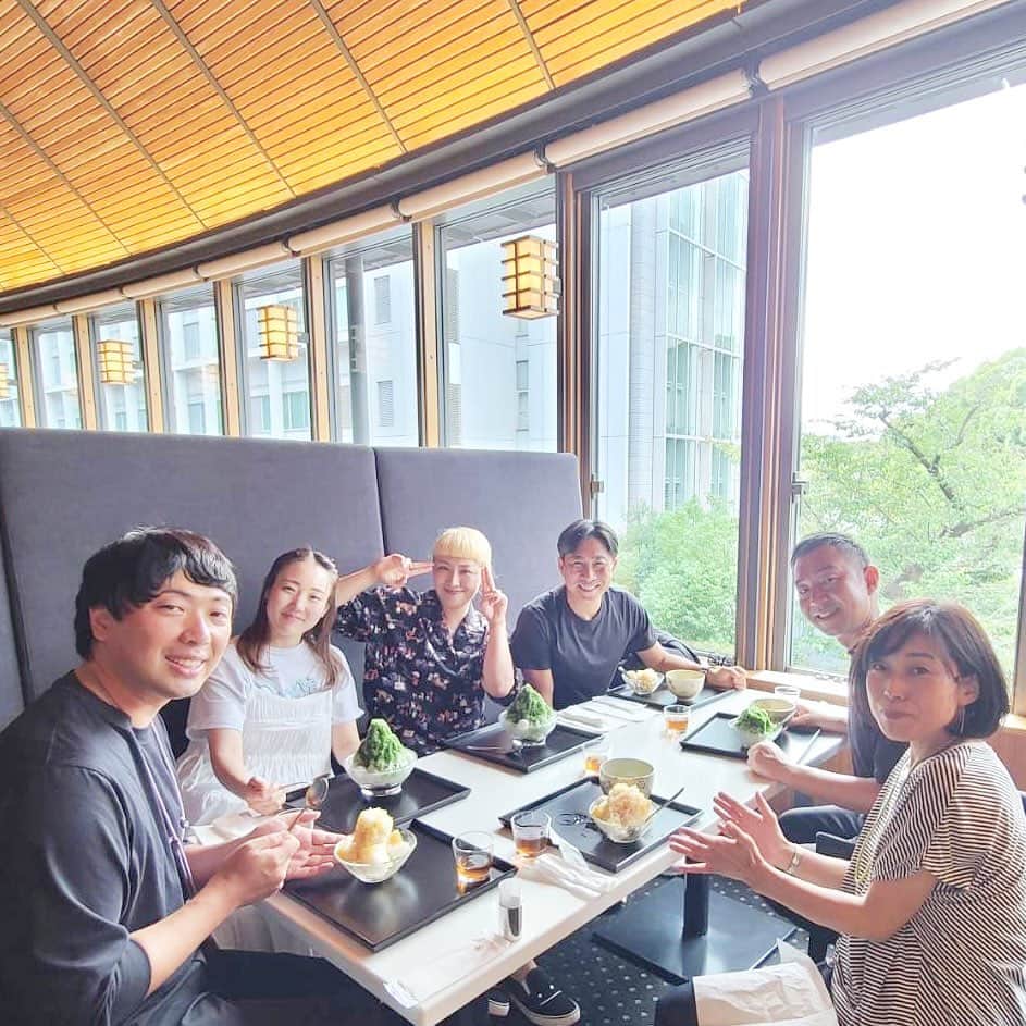 前園真聖のインスタグラム：「チーム丸園音楽堂で桂里奈ちゃんの出産祝いを兼ねた食後会でした。お昼から韓国料理を食べて、デザートはとらやのかき氷をいただきました😋 楽しい時間になりました👍 #韓国料理 #とらや」