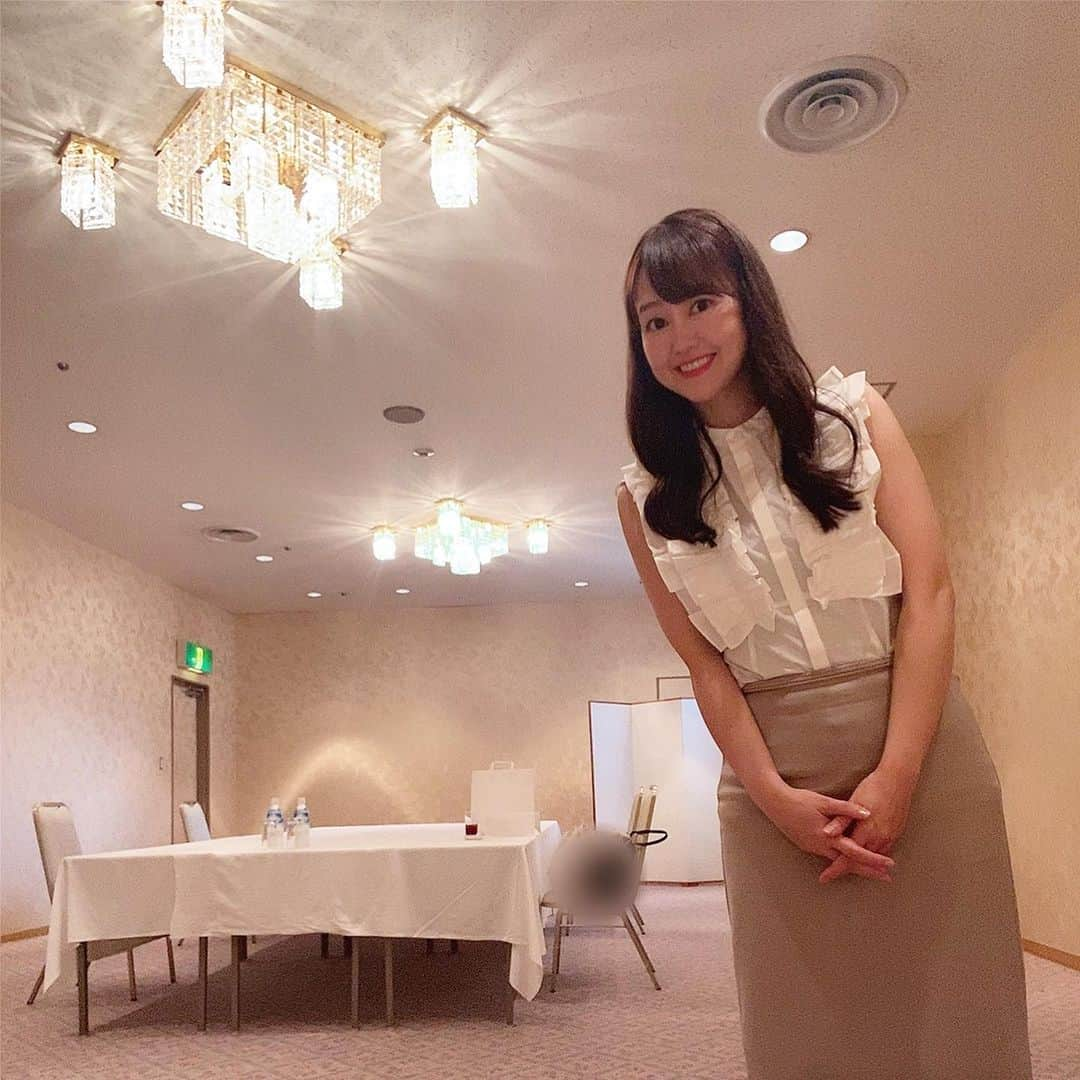 樋田かおりさんのインスタグラム写真 - (樋田かおりInstagram)「講演会があり、仙台に行ってきました🎤📸 テーマは「伝えるから〝伝わる〟話し方」経営者の方と管理職の方々にお話しました。 前回またよろしくお願い致します！のお言葉をいただいてから、企画担当の方が変わってもまたご依頼いただけて、ご縁が繋がっていきました✨  講師業は、アナウンサーの経験を活かして働くトークナビの事業の一つです💐  アナウンサー経験者｜声の仕事を活かして活躍したい方を募集中！ https://www.wantedly.com/projects/1434063  #アナウンサー #フリーアナウンサー #司会者 #樋田かおり #講師 #女子アナ #女子アナ広報室 #広報 #採用 #トークナビ #声の仕事 #起業」9月30日 0時40分 - toida_kaori