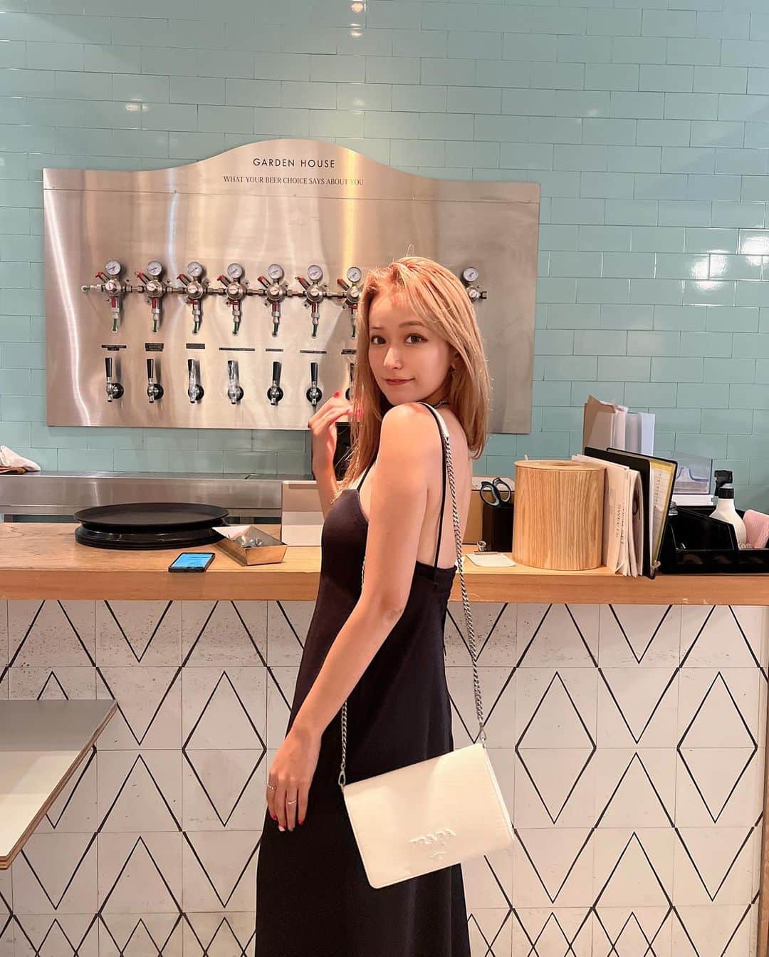 のインスタグラム：「CAMI HEALTHY DRESS❤︎‪❤︎‪  （ @miroile ）  ブラトップもワンピにくっついてて 1枚で着られちゃう楽さ👗  背中を見るとベアトップ 着てるように見えるけど そうじゃないの、かわいすぎ、、  お気に入りすぎて めちゃめちゃ着てる🥳  #MIROILE #ONEPIECE #PR」