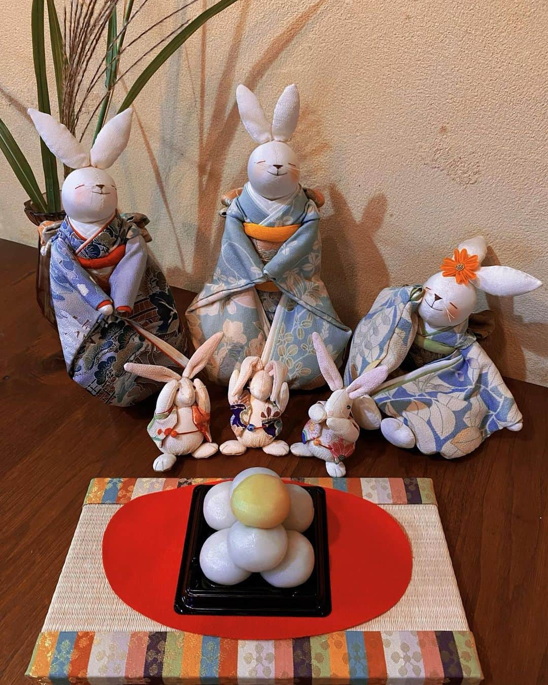 北澤 宏美のインスタグラム：「🎑🌕🐇 みんなでお月見したよ #中秋の名月 #満月 #母の趣味」