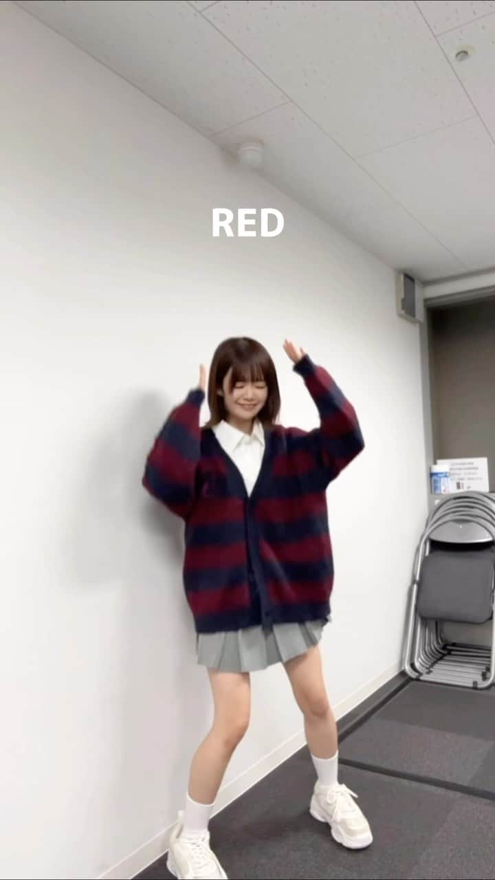 こねねこのインスタグラム：「9.29 20:00 このあと販売開始です〜 #低身長コーデ #制服コーデ #カーディガンコーデ  #jkブランド #に戻りたい」