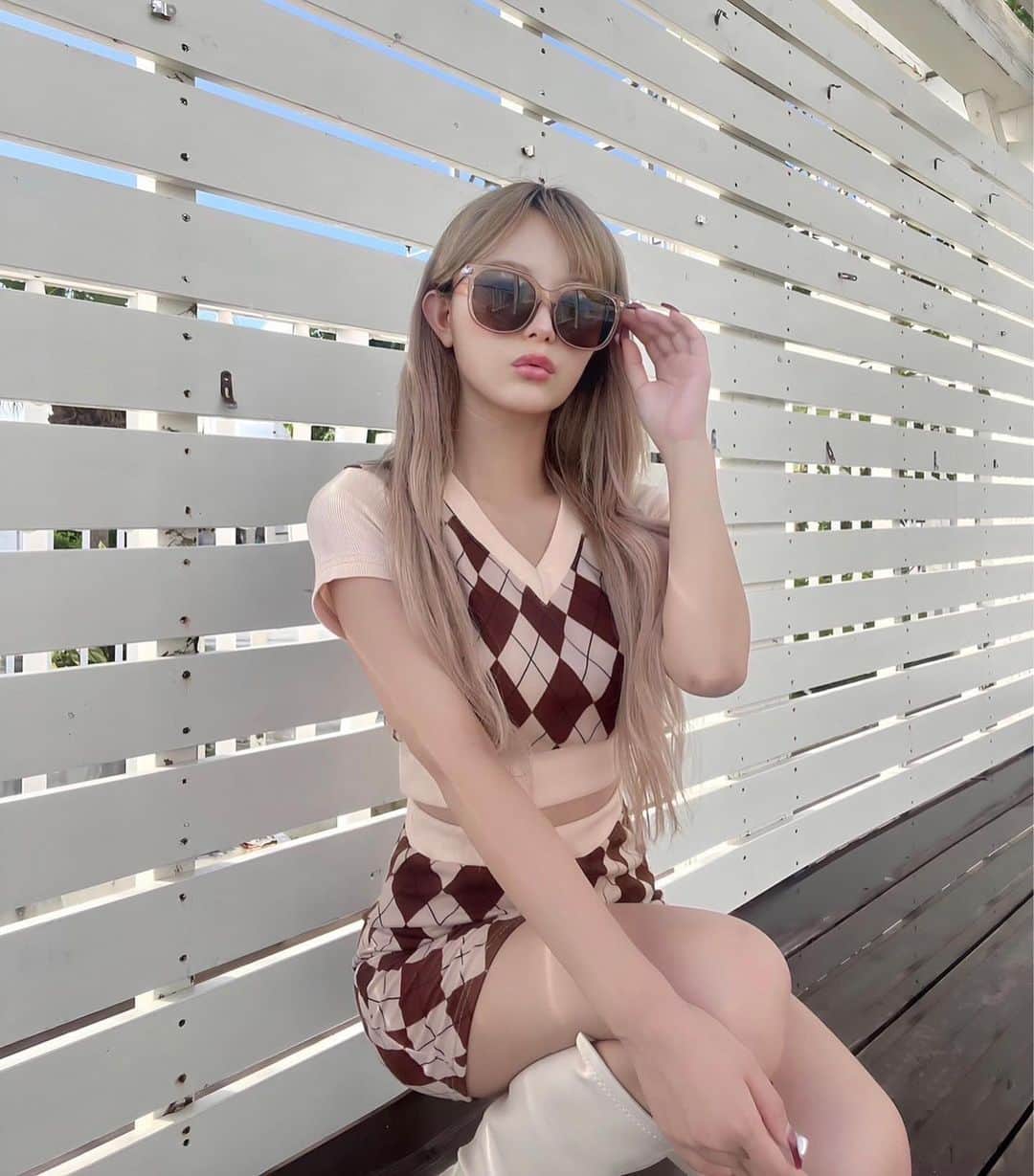 のインスタグラム：「SHEIH秋服も優勝🧸❤️  お買い上げ金額1~5,999円までは SALE価格より15%off！  6,000円以上は20%off🫶  set up→2396359 shoes→20191476  クーポンコード（12/31まで） ↪seina0318  #SHEINforAll #SHEIN #SHEINpartner #ad #今日のコーデ #OOTD」