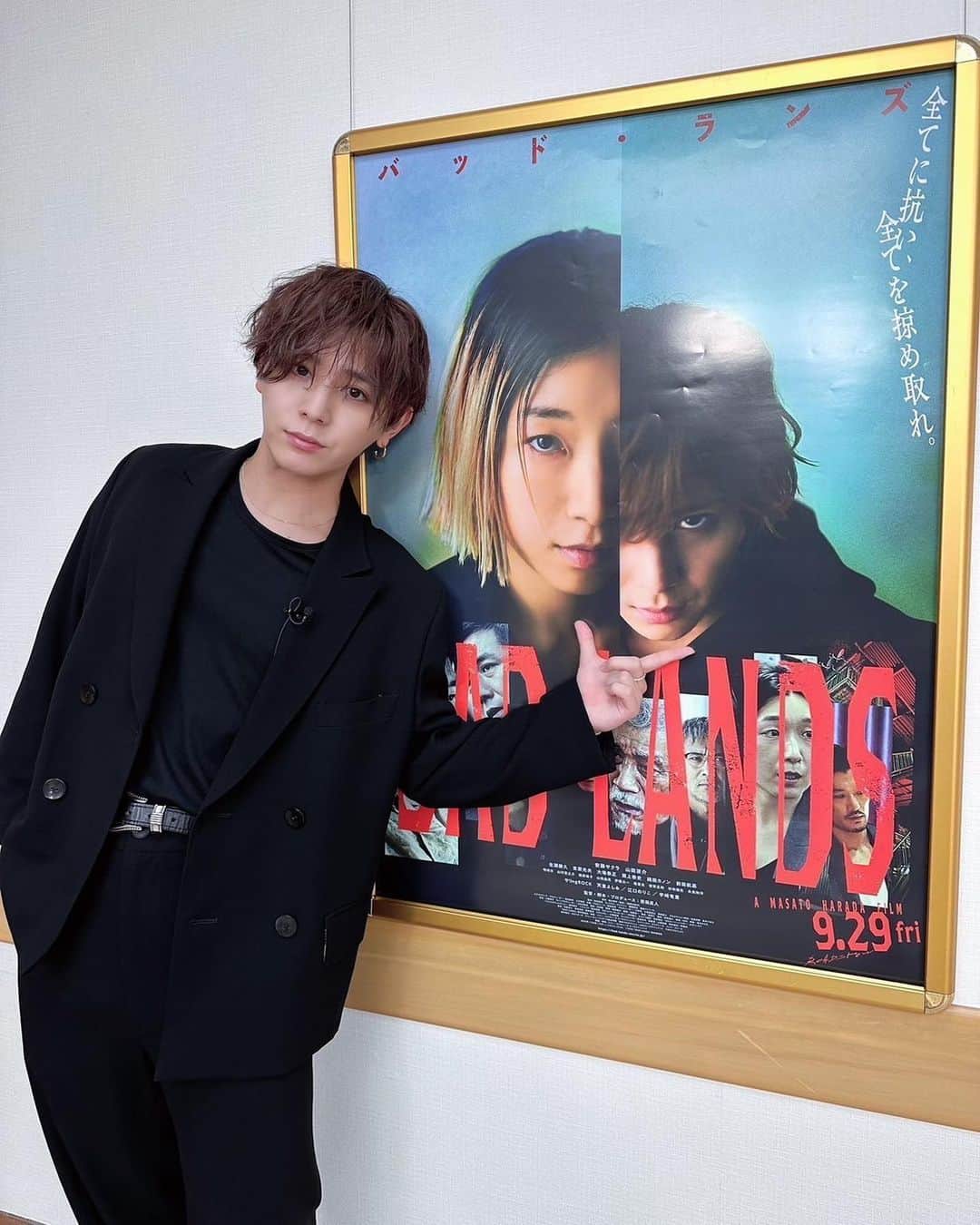 山田涼介のインスタグラム：「⁡ ⁡ 映画 BAD LANDS 本日より公開です。 初日舞台挨拶して参りました。 沢山の人にこの映画が届きますように、、、🌕✨ ⁡ #BADLANDS #Ryosukeのいんすた #山田涼介」