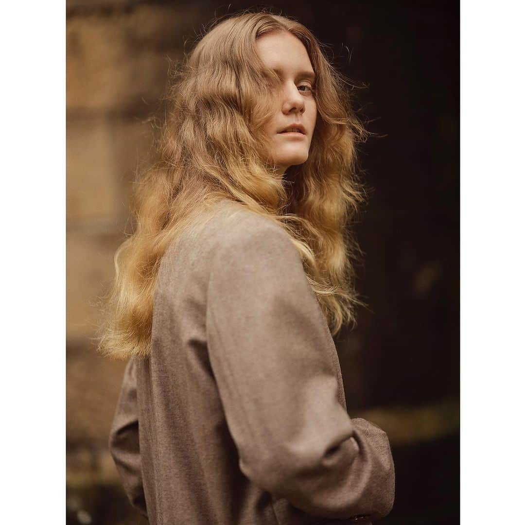 1er_Arrondissementのインスタグラム：「Autumn Collection "Great British Railway Journey”  #1erarrondissement #プルミエアロンディスモン」