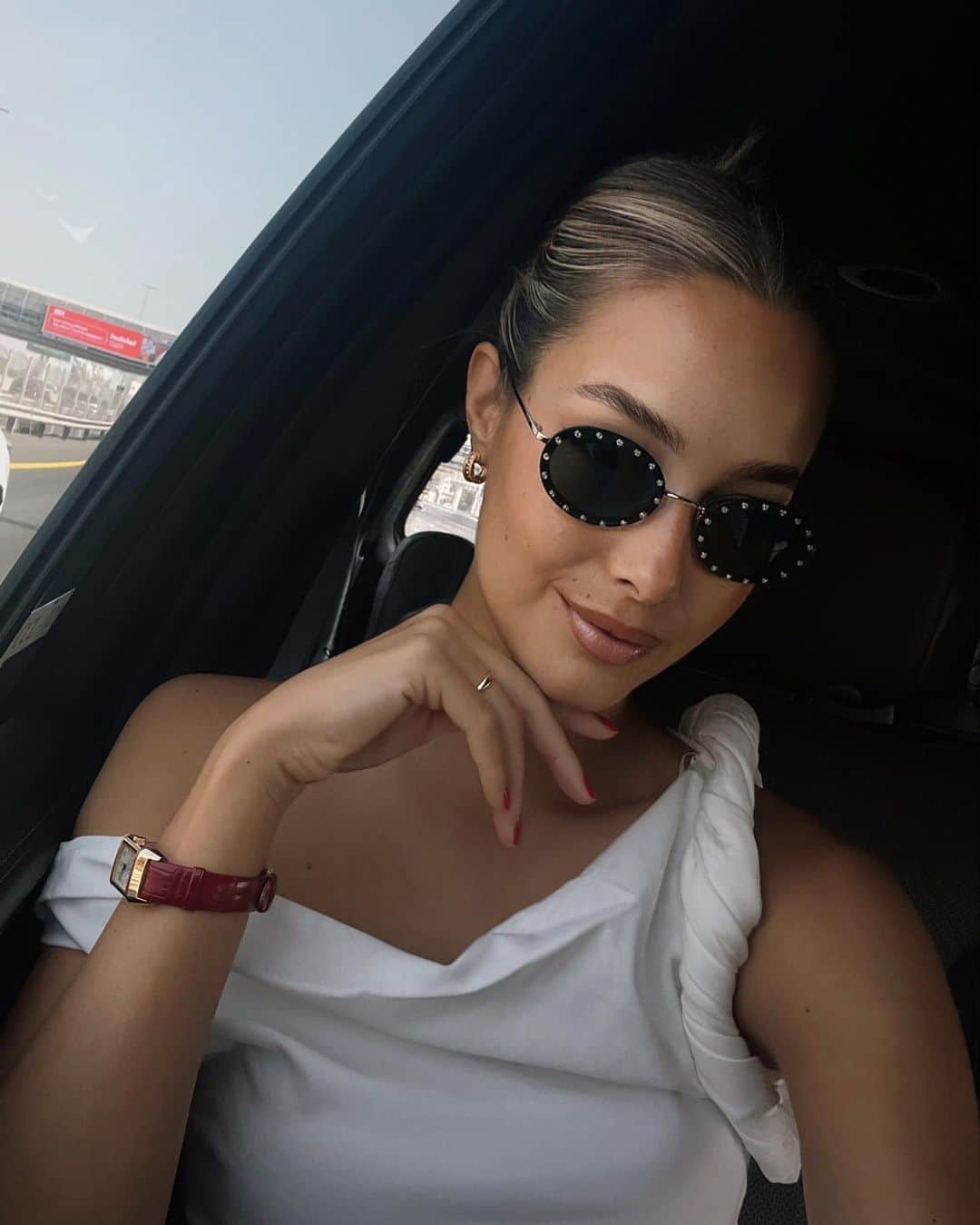 ヴィクトリア・ヴァルガさんのインスタグラム写真 - (ヴィクトリア・ヴァルガInstagram)「out & about 🏙️」9月29日 19時32分 - vikyvarga